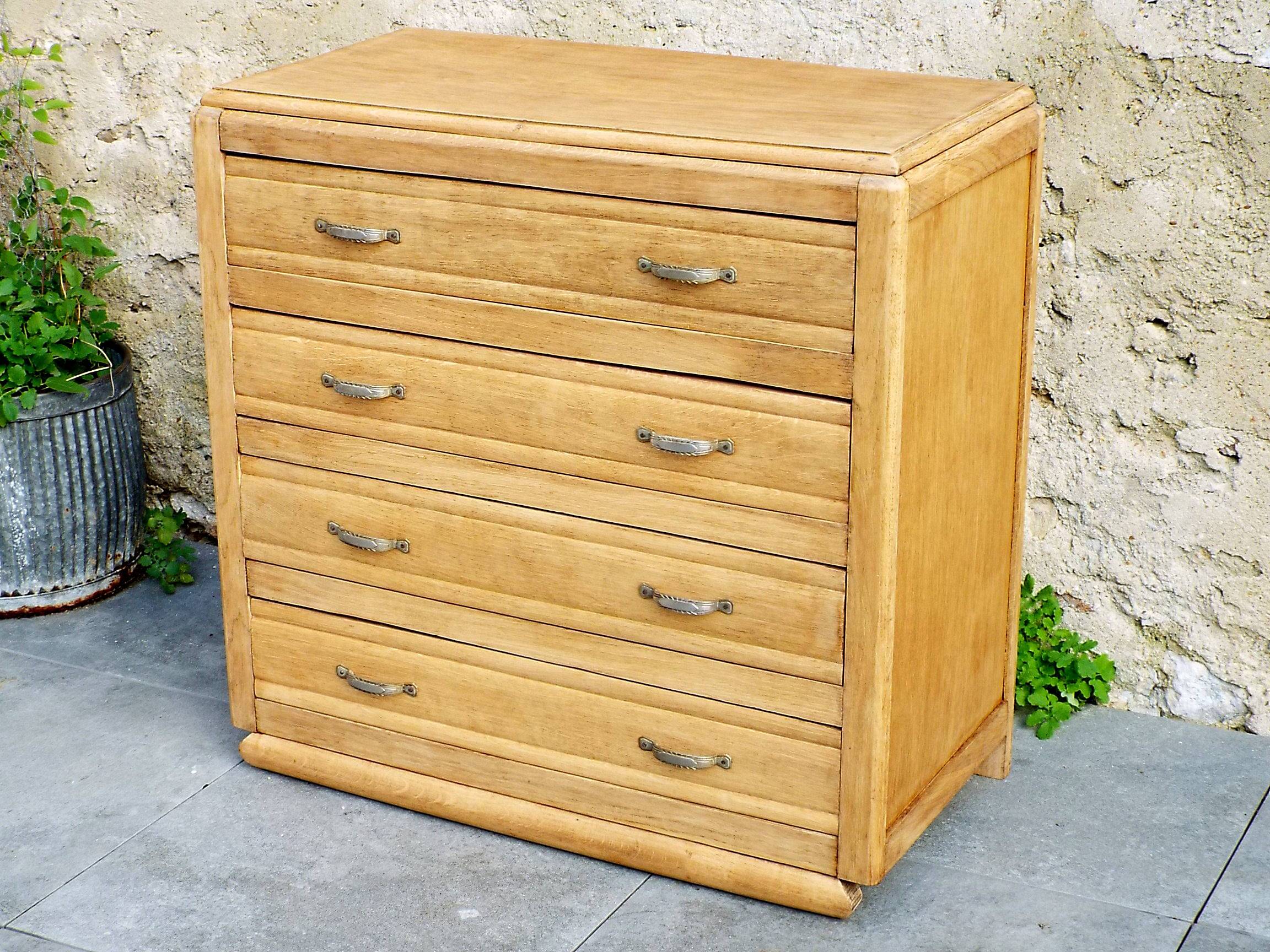 Art deco chest of drawers