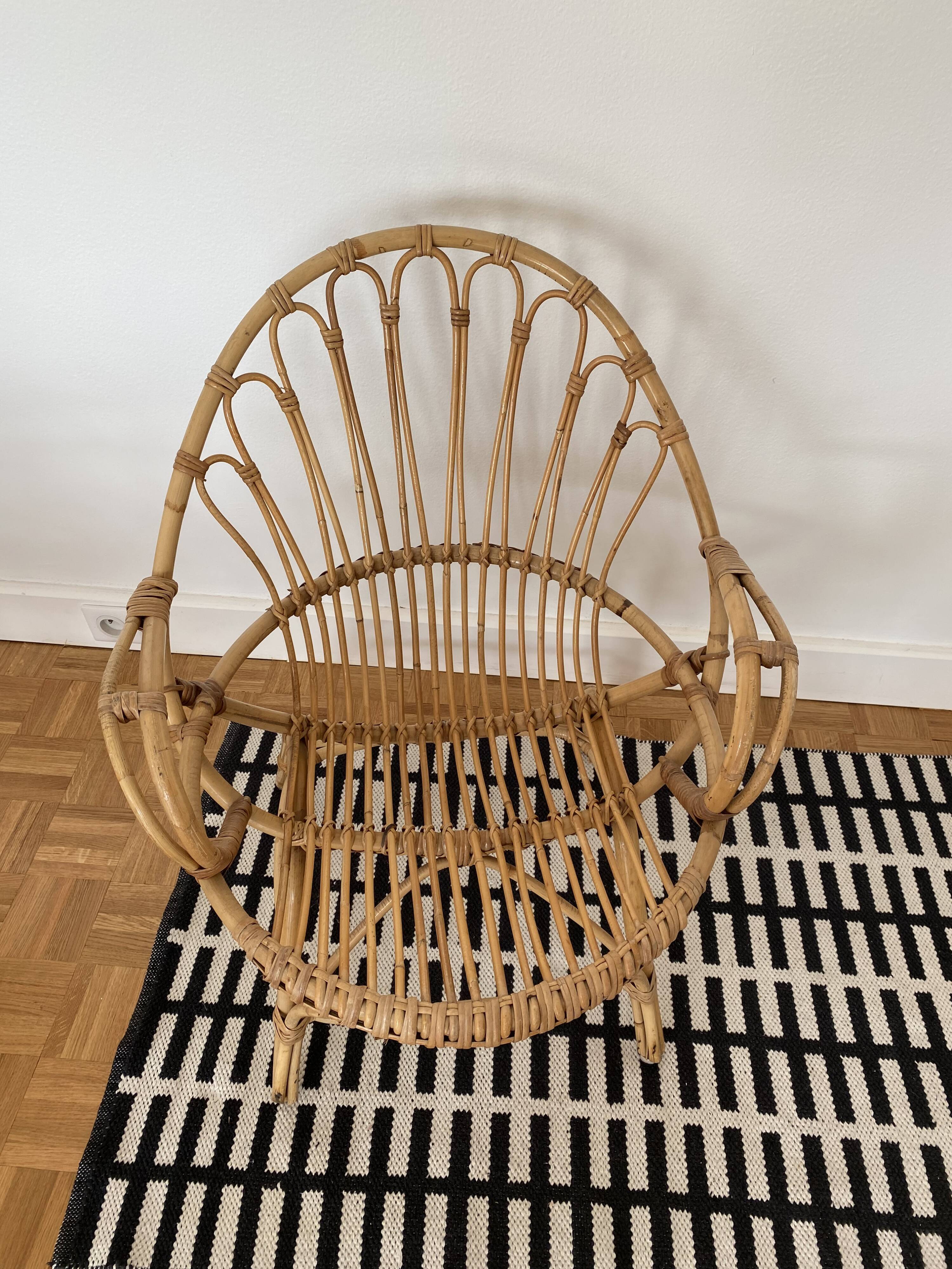 Armchair basket in vintage rattan 60's