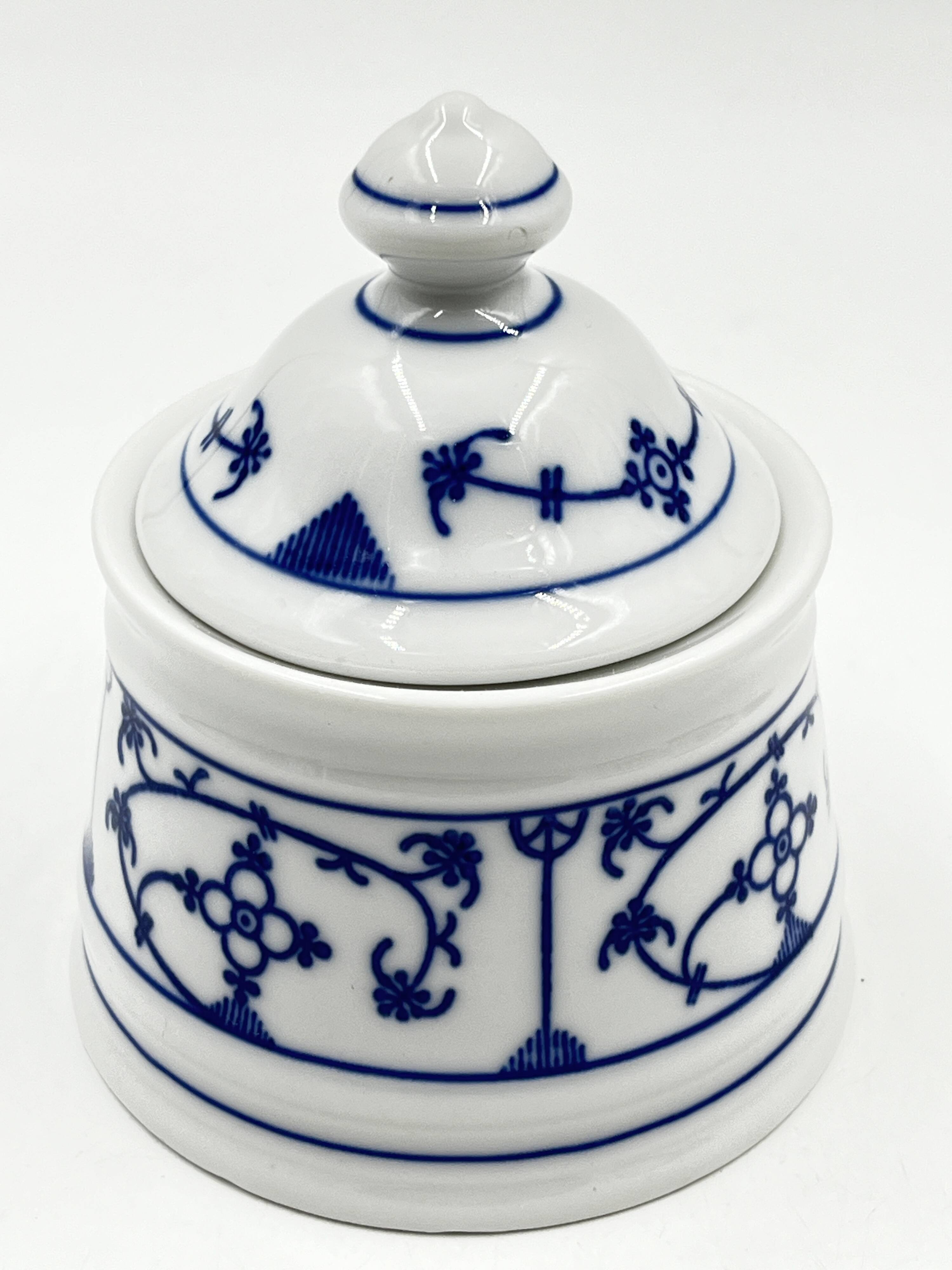 Set of 4 winterling cups, milk jug and sugar bowl