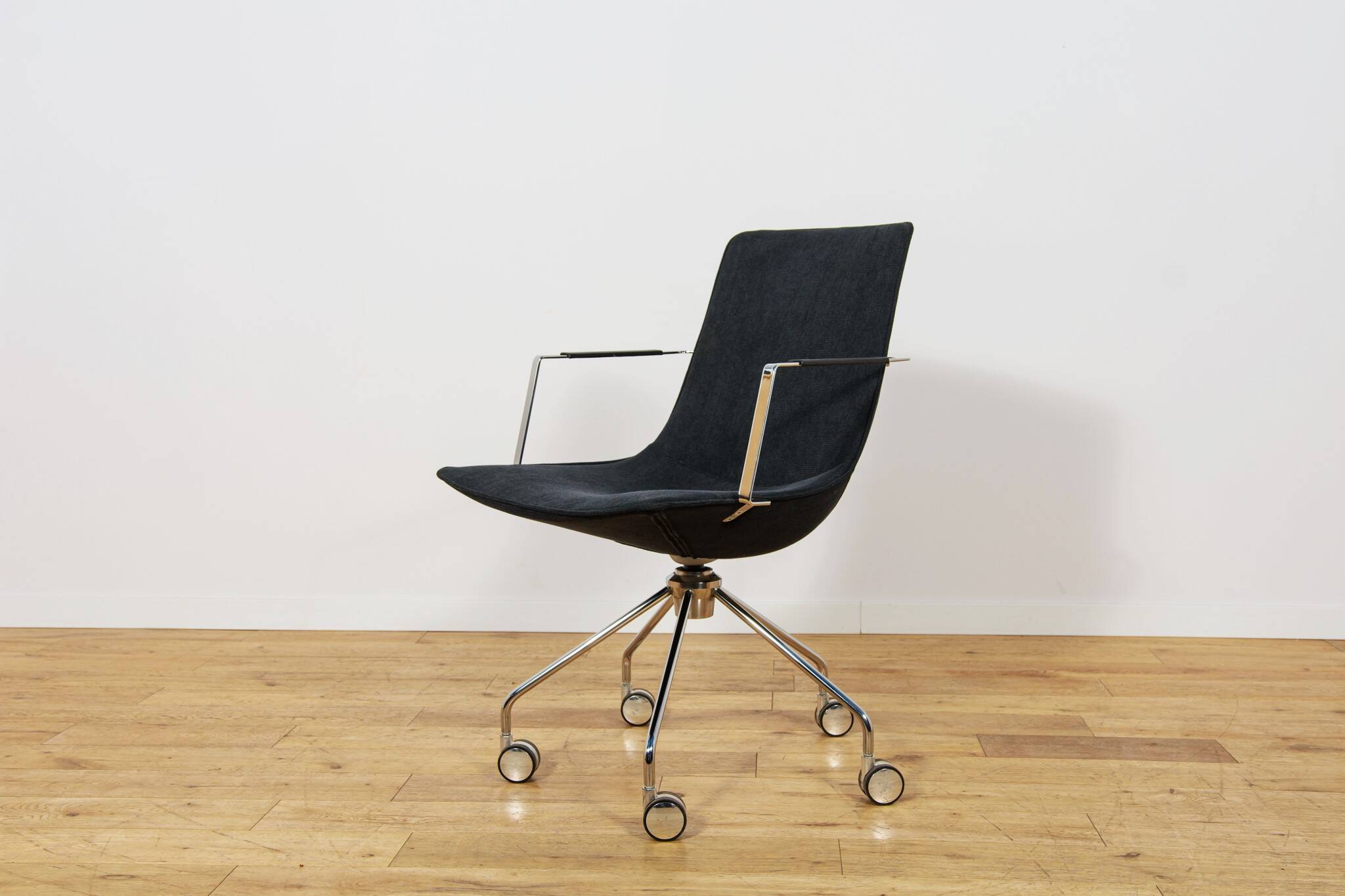 Mid-Century Conference Chairs "Comet" by Gunilla Allard for Lammhults, Sweden, 1990s, Set of 4