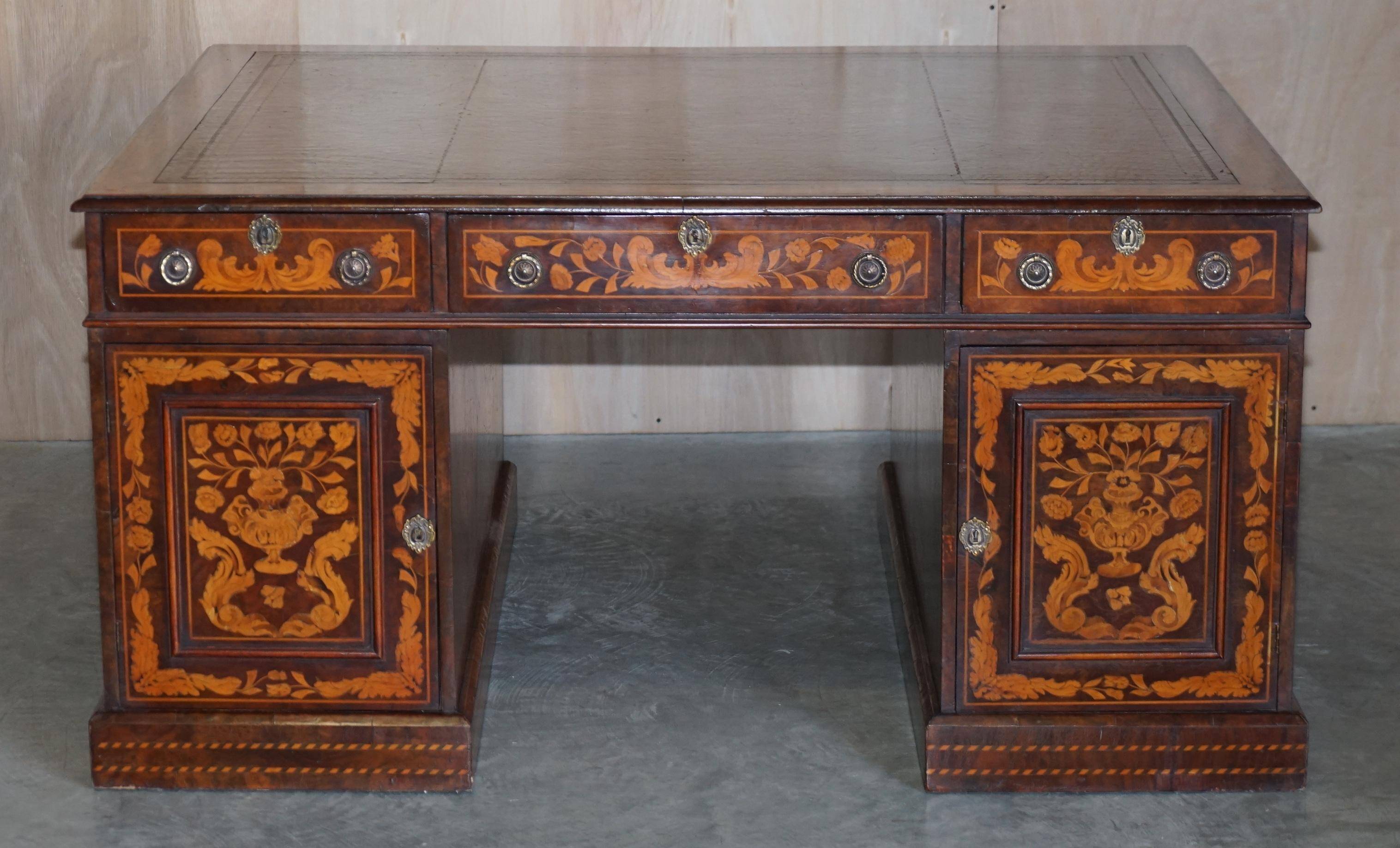 Bureau à caissons jumelés double face avec marqueterie hollandaise antique