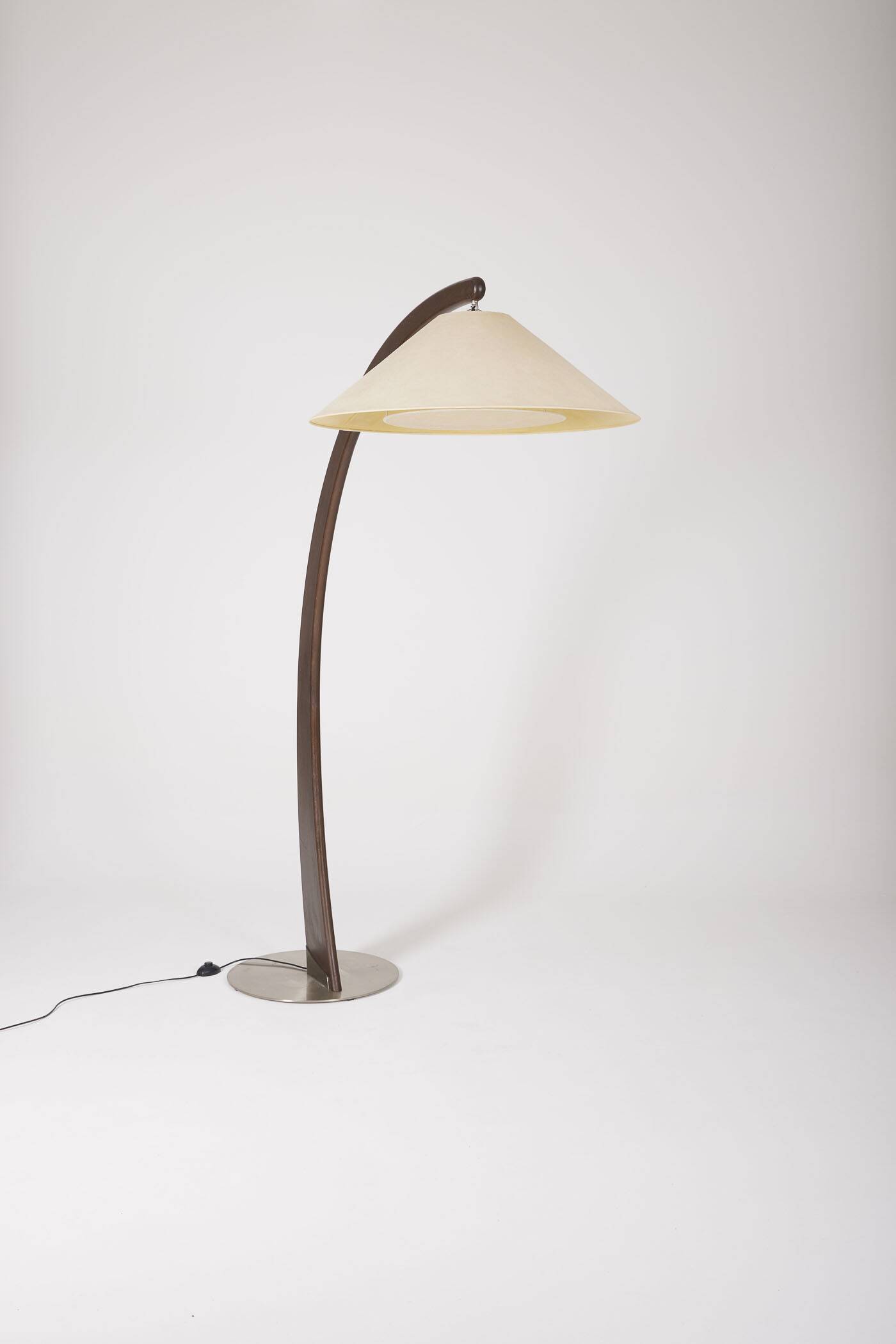 Natuzzi Salotti wooden floor lamp
