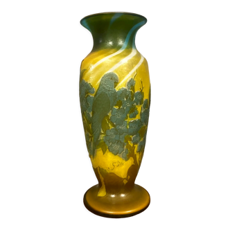 Vase in glass paste with trendy parakeets in a flowery universe signed Gallé