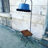 Reading light with scoubidou magazine holder