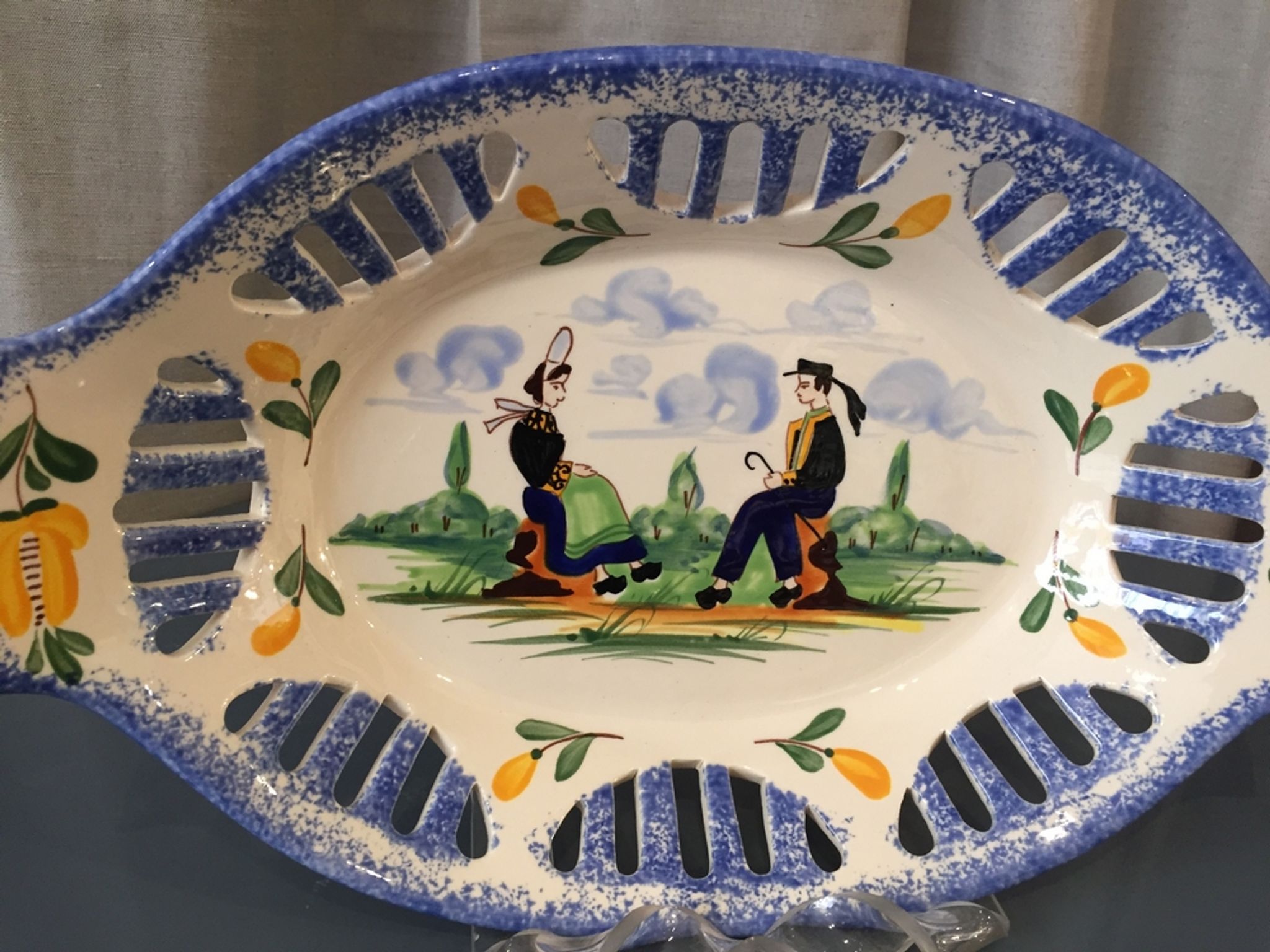 Fruit cup gabriel fourmaintraux breiz pierrick a decor of a couple of bretons