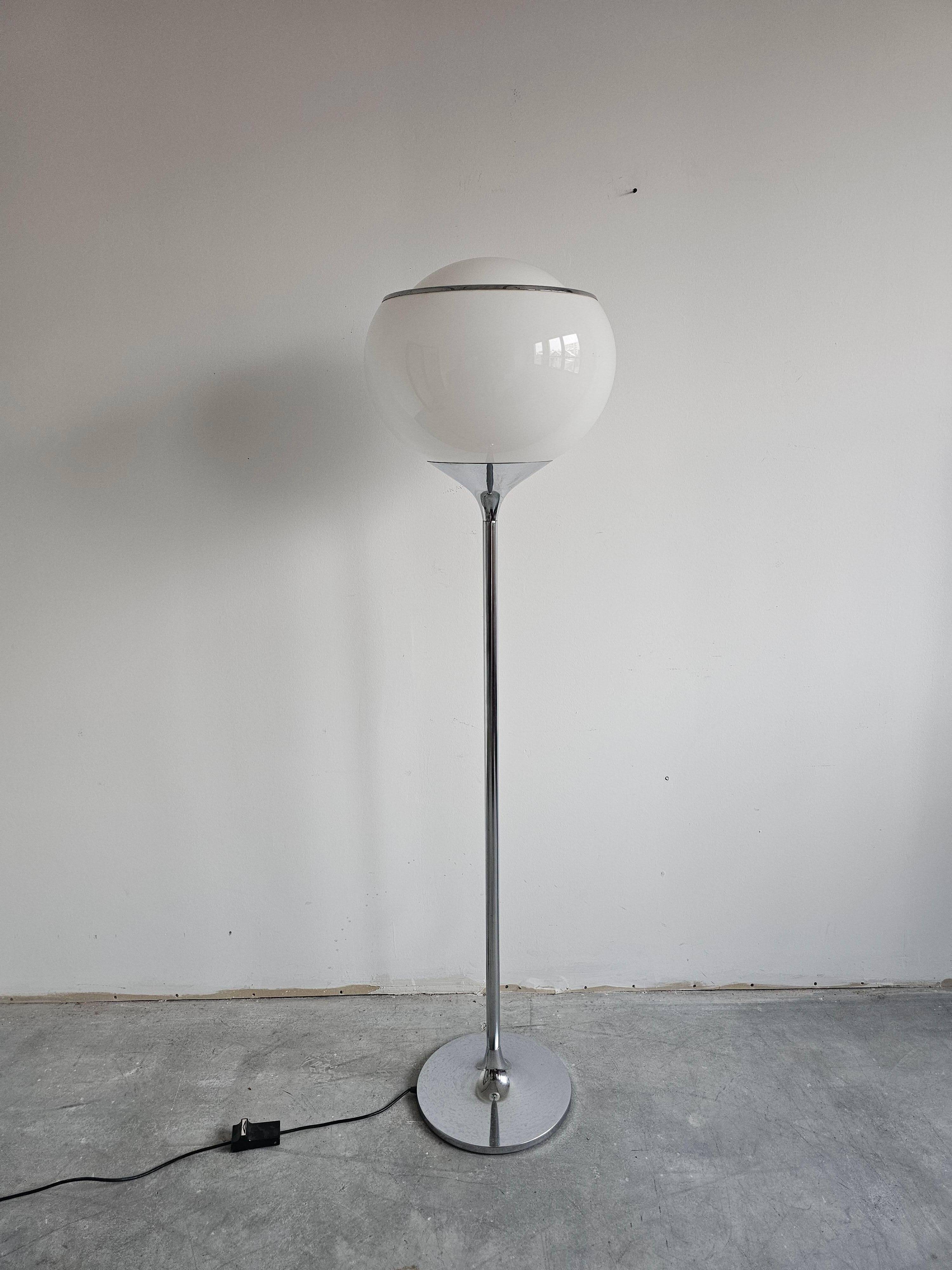 Mid Century Modern Floor Lamp "Flash" or "Bud Grande" by Harvey Guzzini