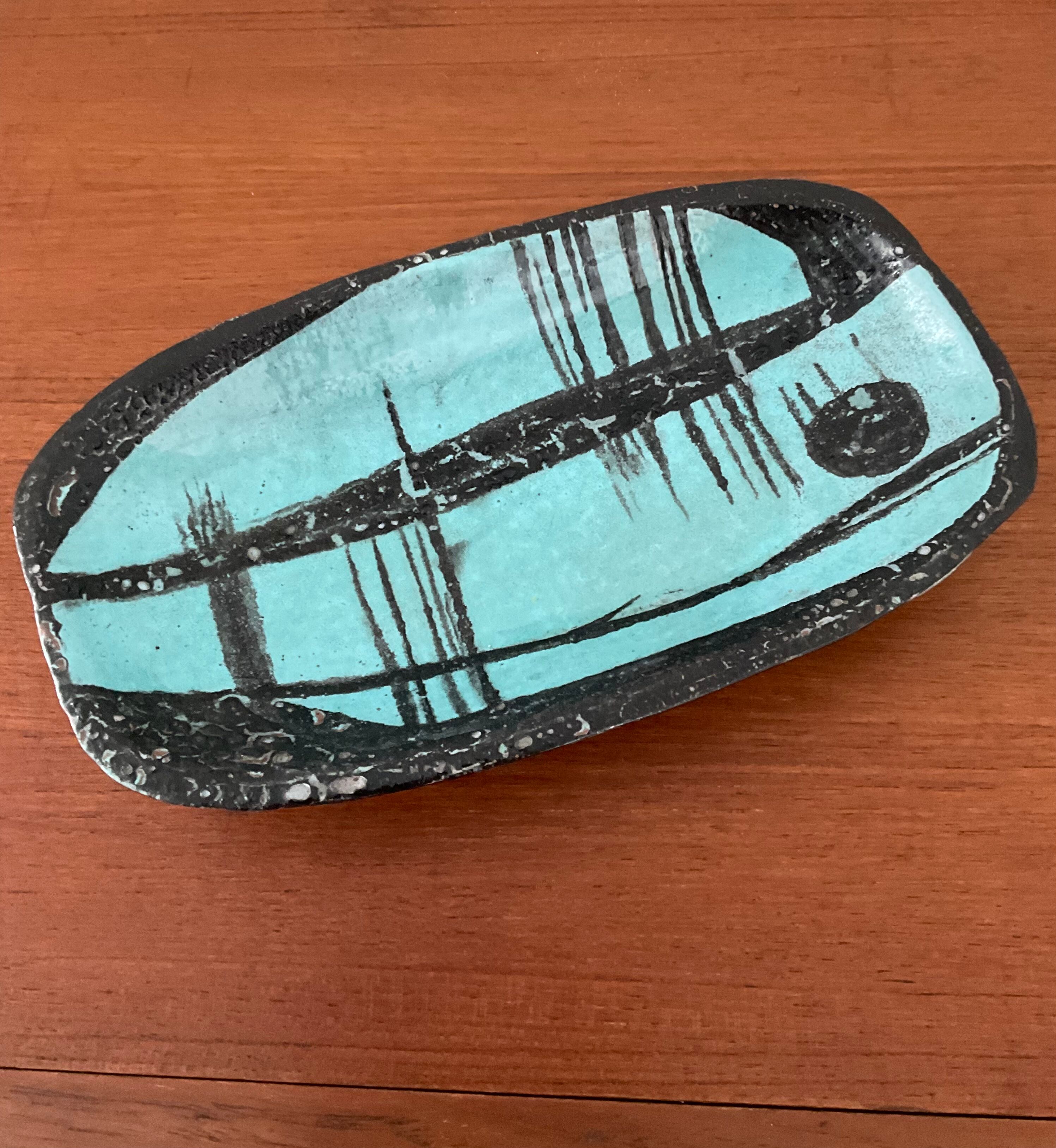 Empty vintage ceramic pocket signed