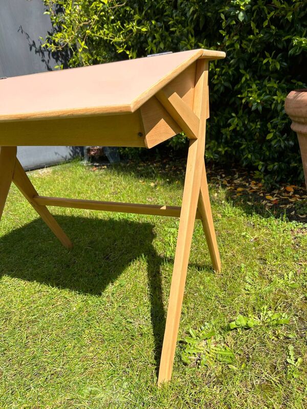 Bureau enfant pieds compas