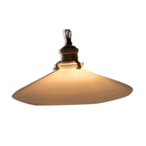 Suspension en opaline blanc avec choquet en laiton