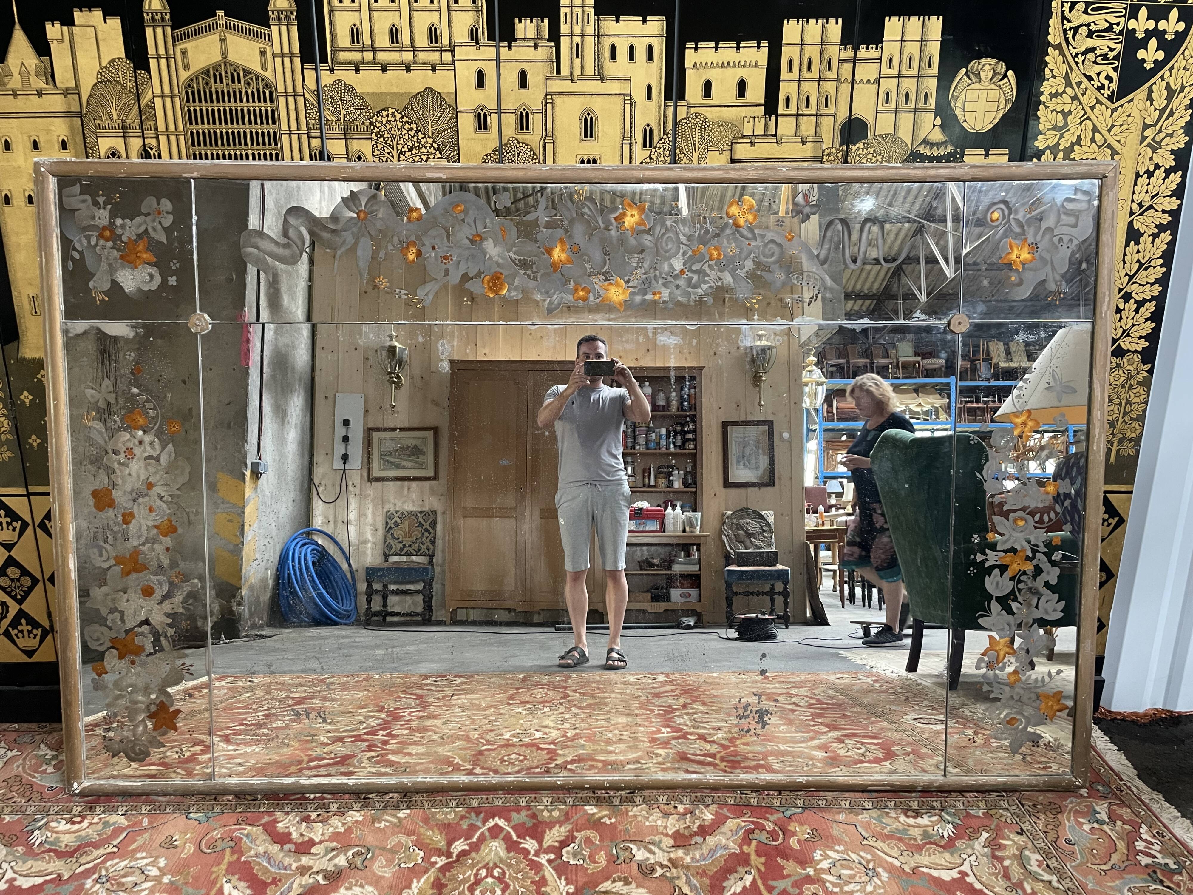 Brasserie mirror - Art Nouveau bistro