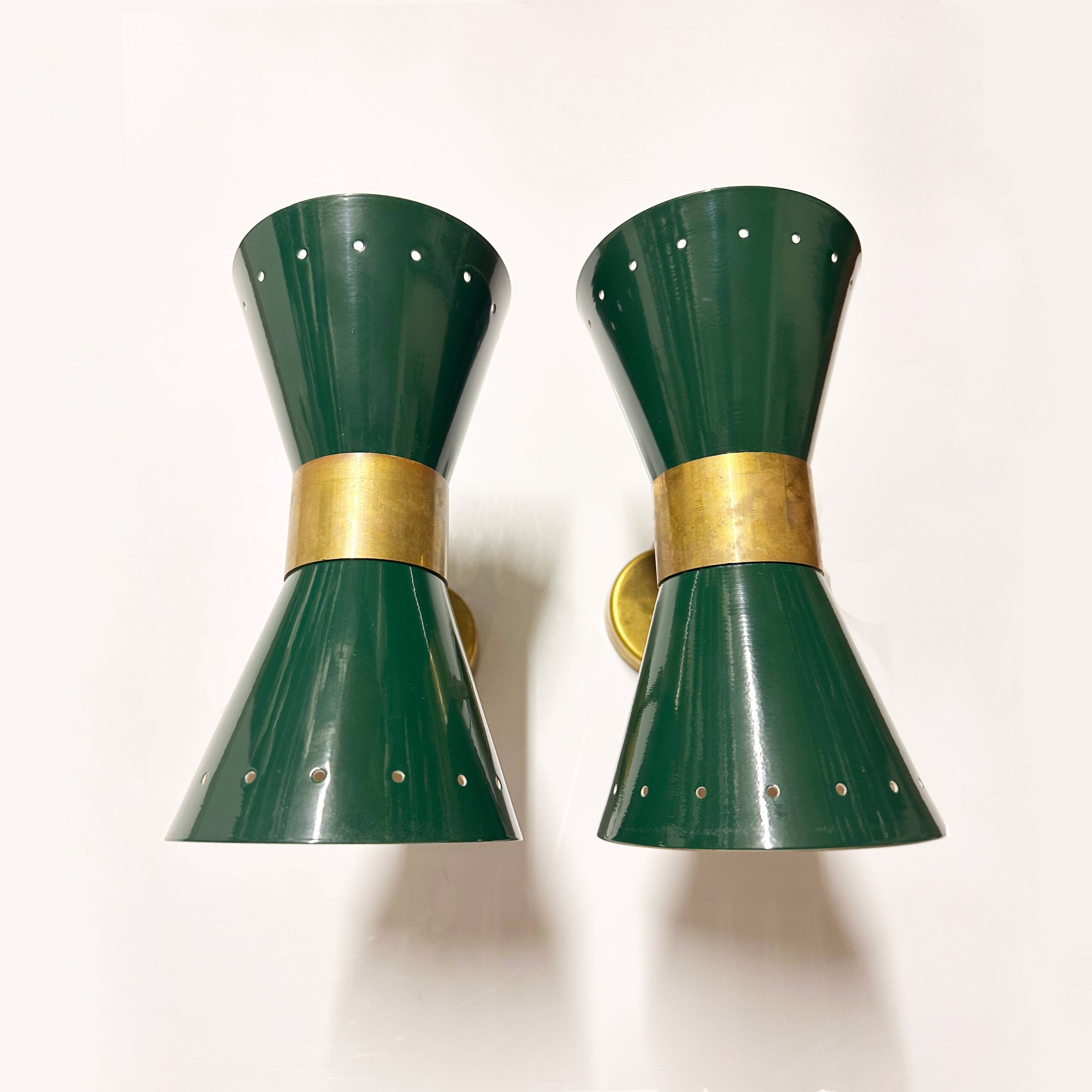 Pair of Italian diabolo wall lights, design 1950.