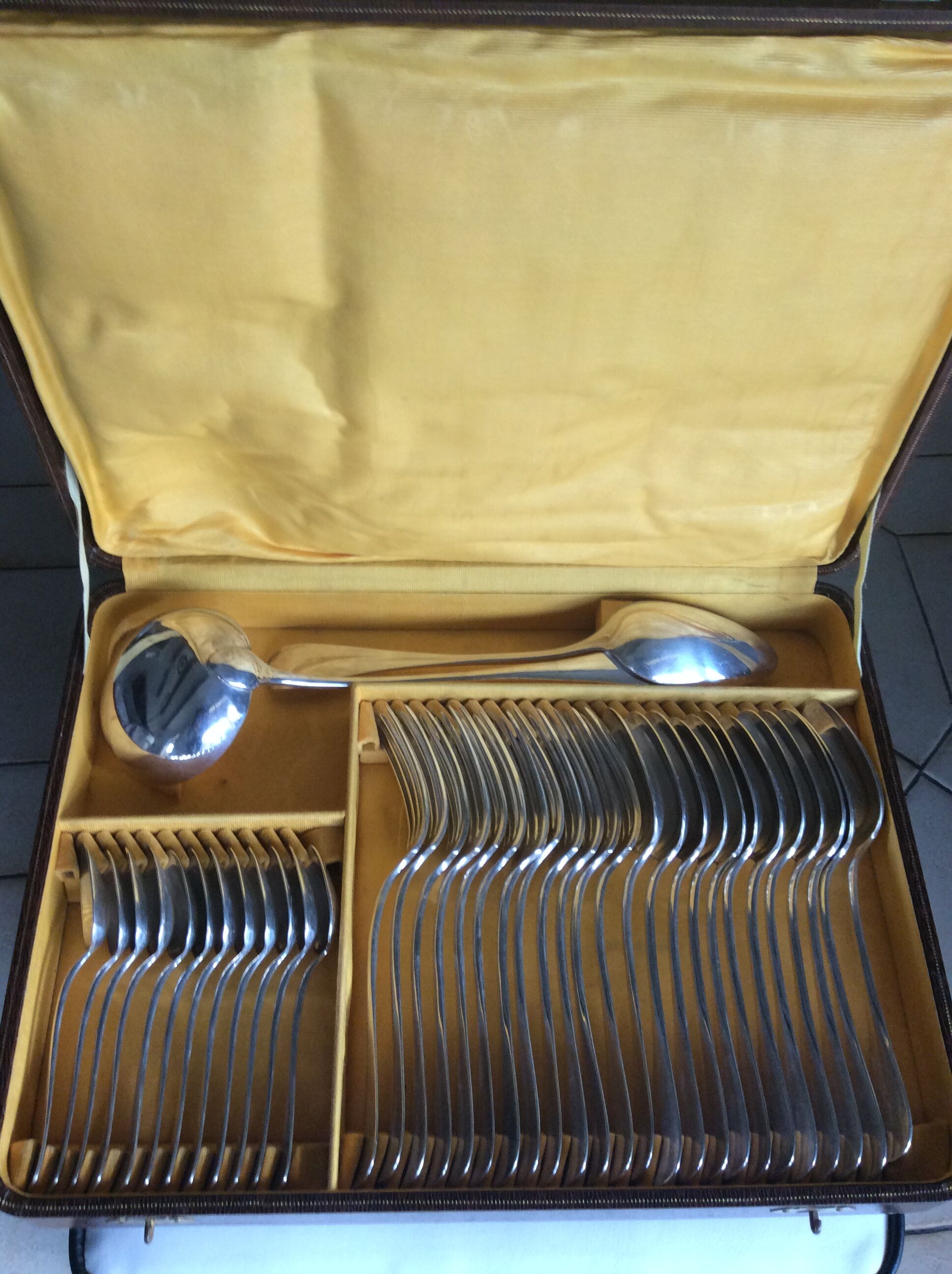 Cutlery housewife 39 pieces Armand Fresnais Paris