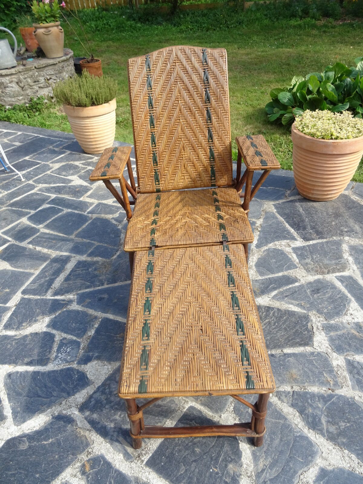 Rattan folding lounge chair