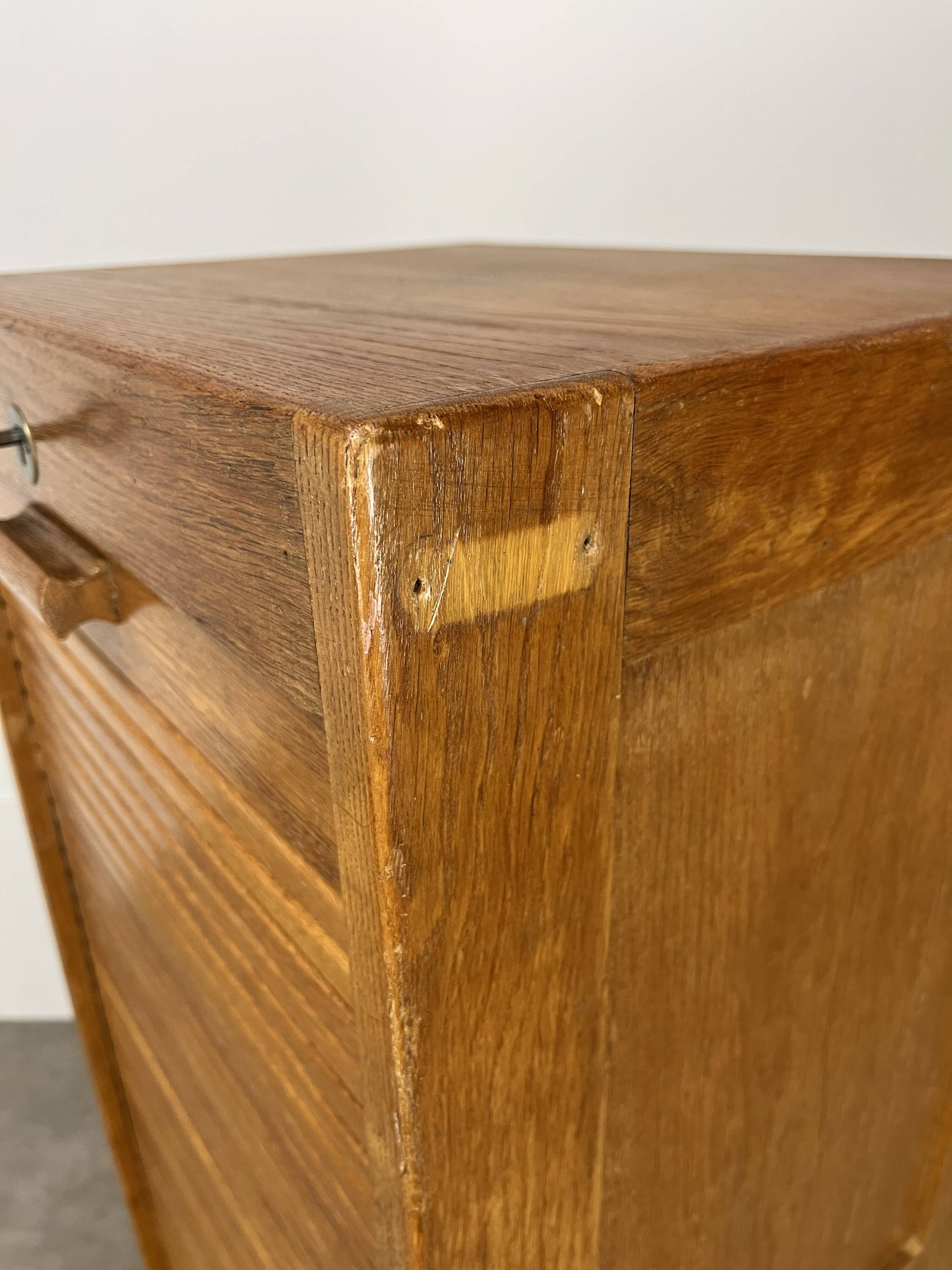 Filing cabinet with curtain, by trade