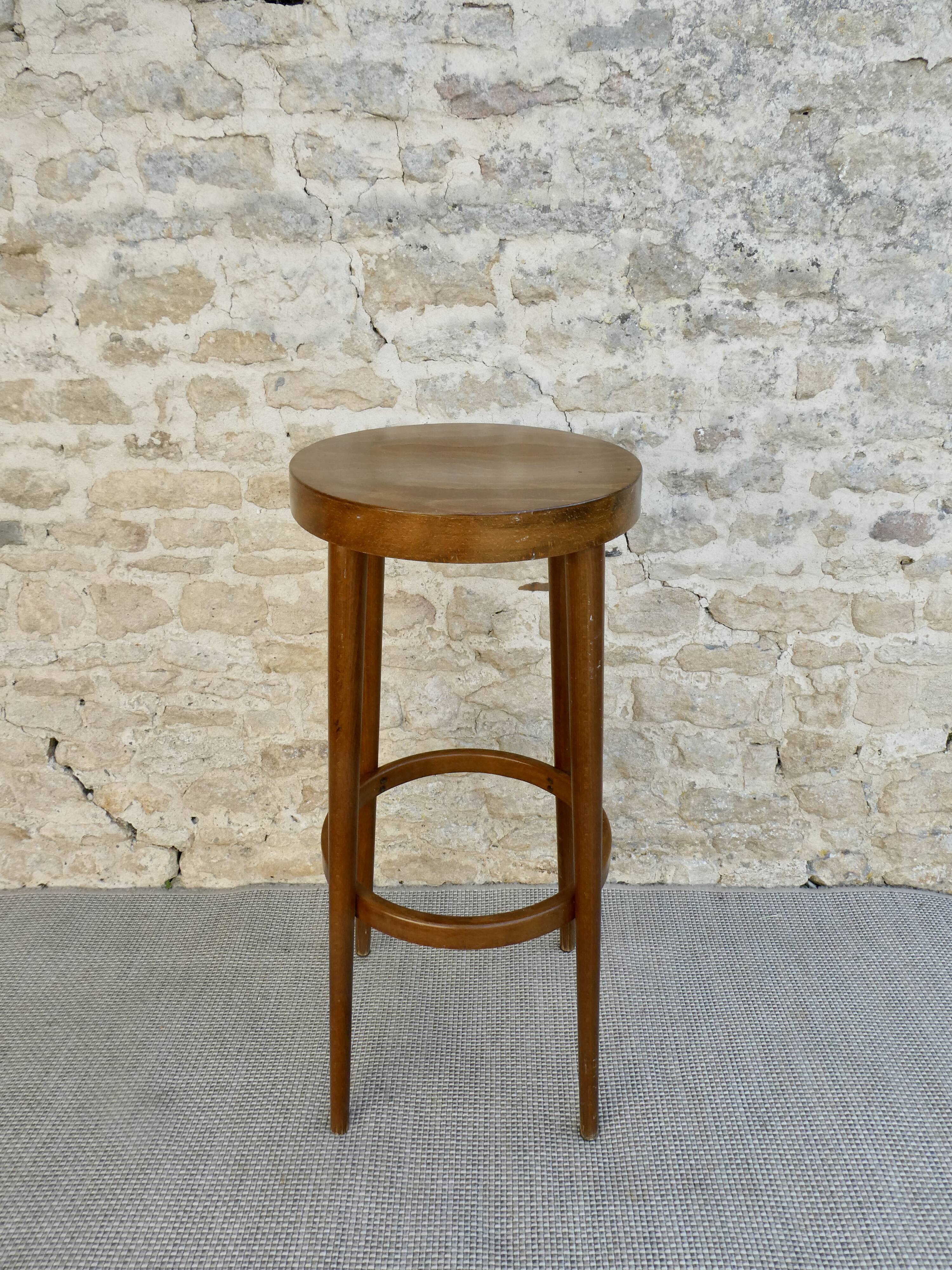 Tabouret haut de bar en bois Baumann