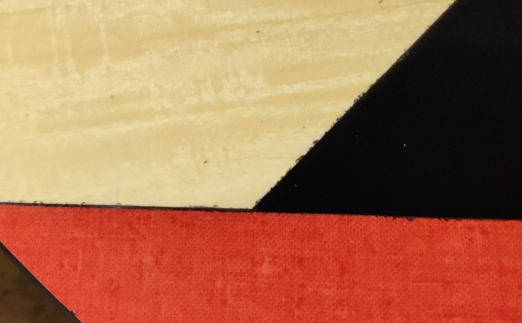 Tripod coffee table in formica