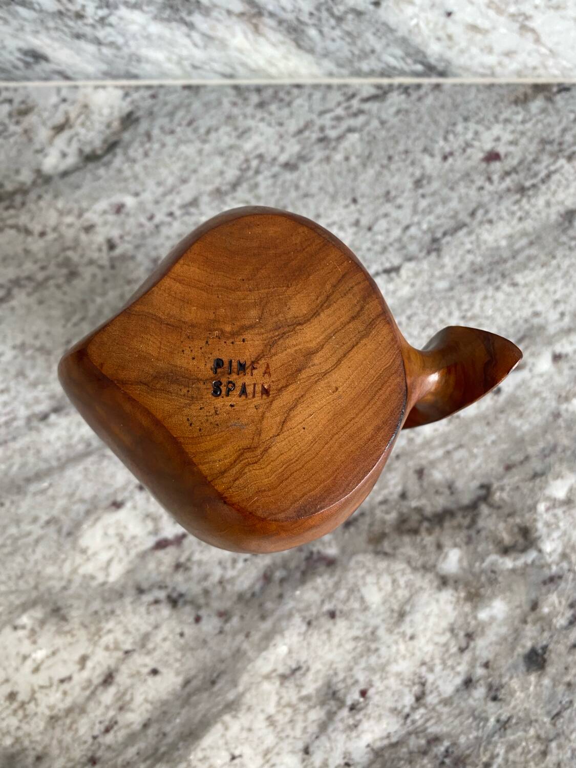 Single-walled pitcher in olive wood
