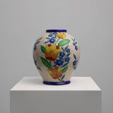Vase Boch Keramis par Catteau, à décor floral polychrome, Belgique, années 1930