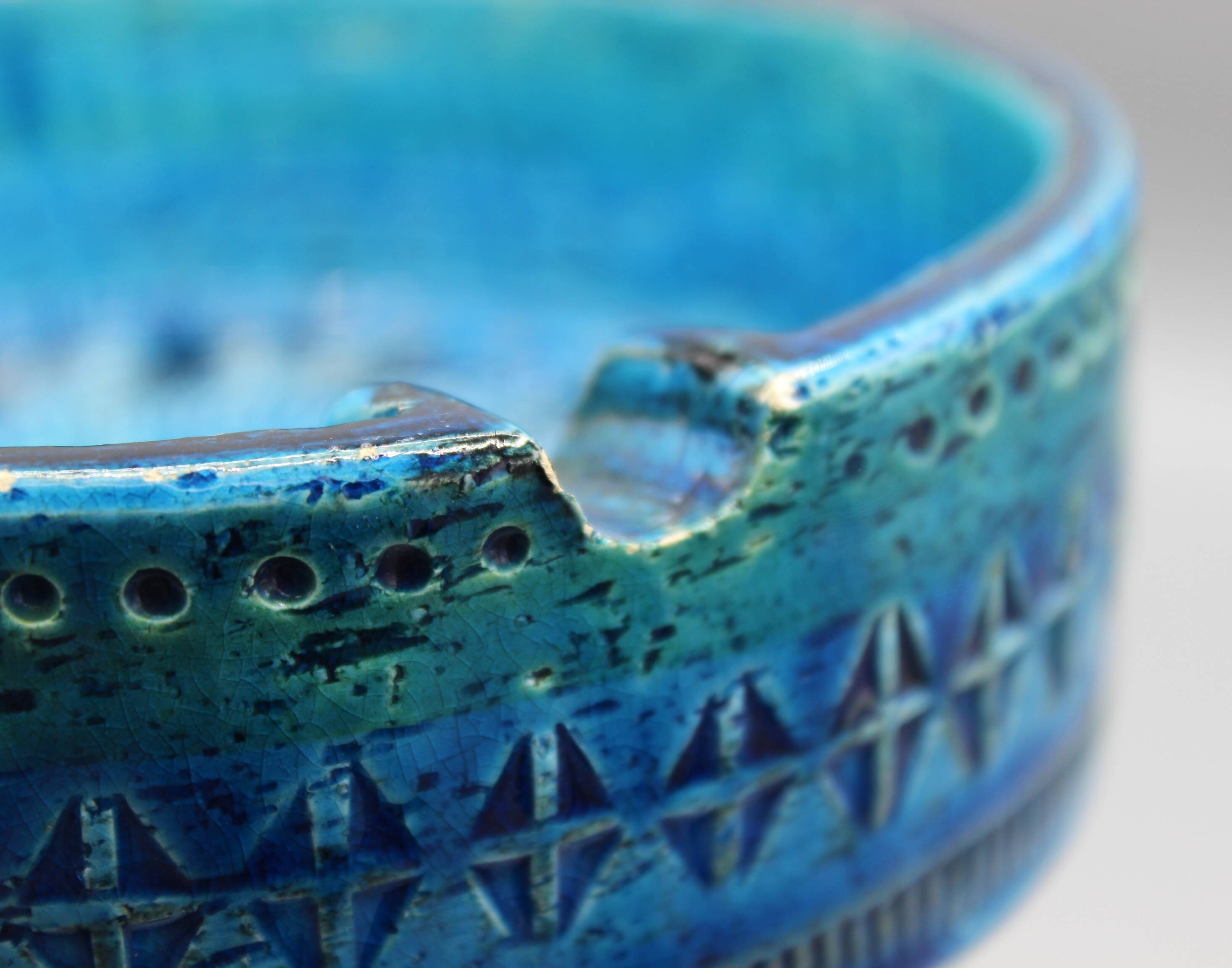 Vintage ashtray designed by Aldo Londi for Bitossi Italy