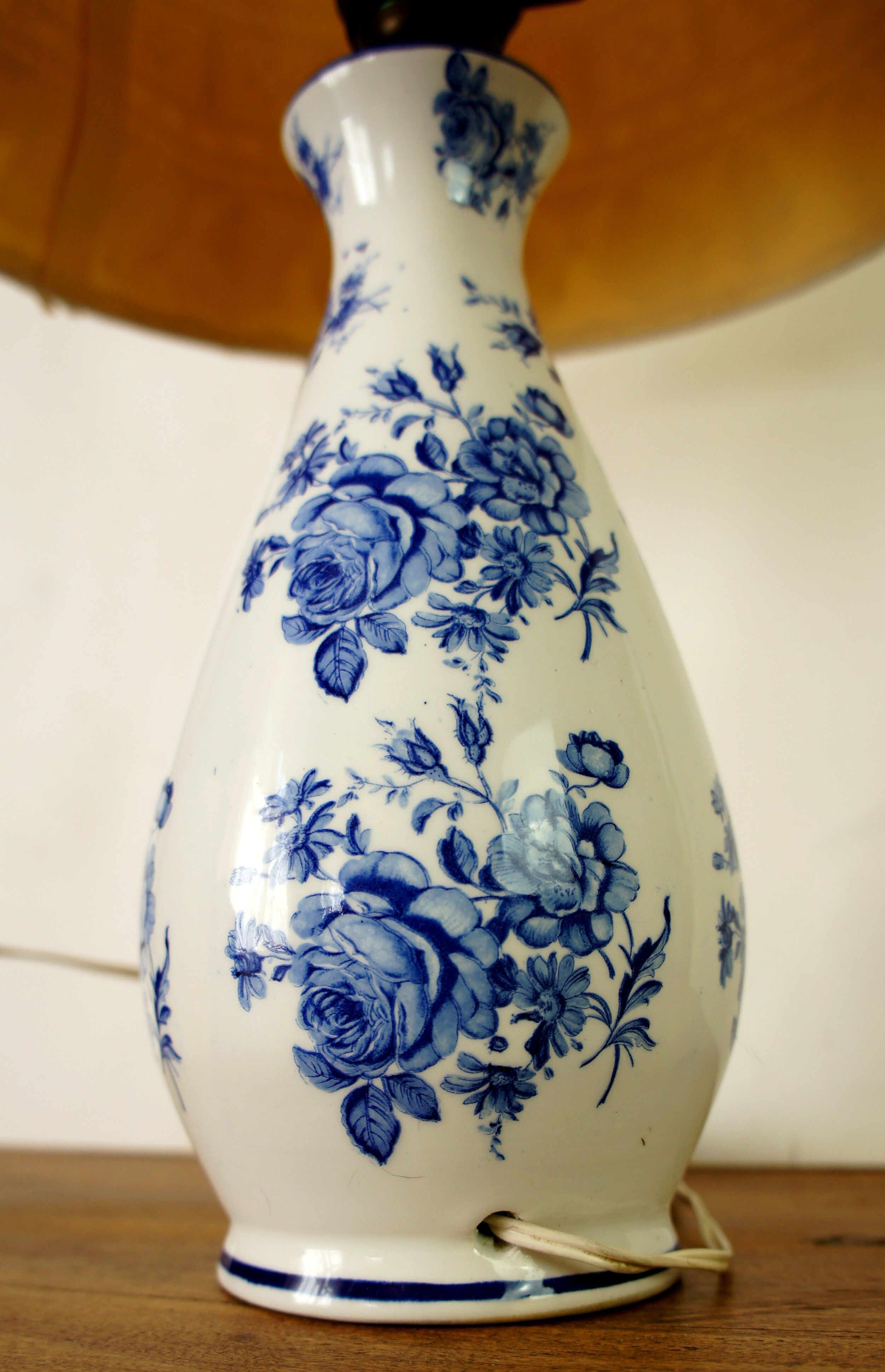 Porcelain lamp painted "blue flowers"