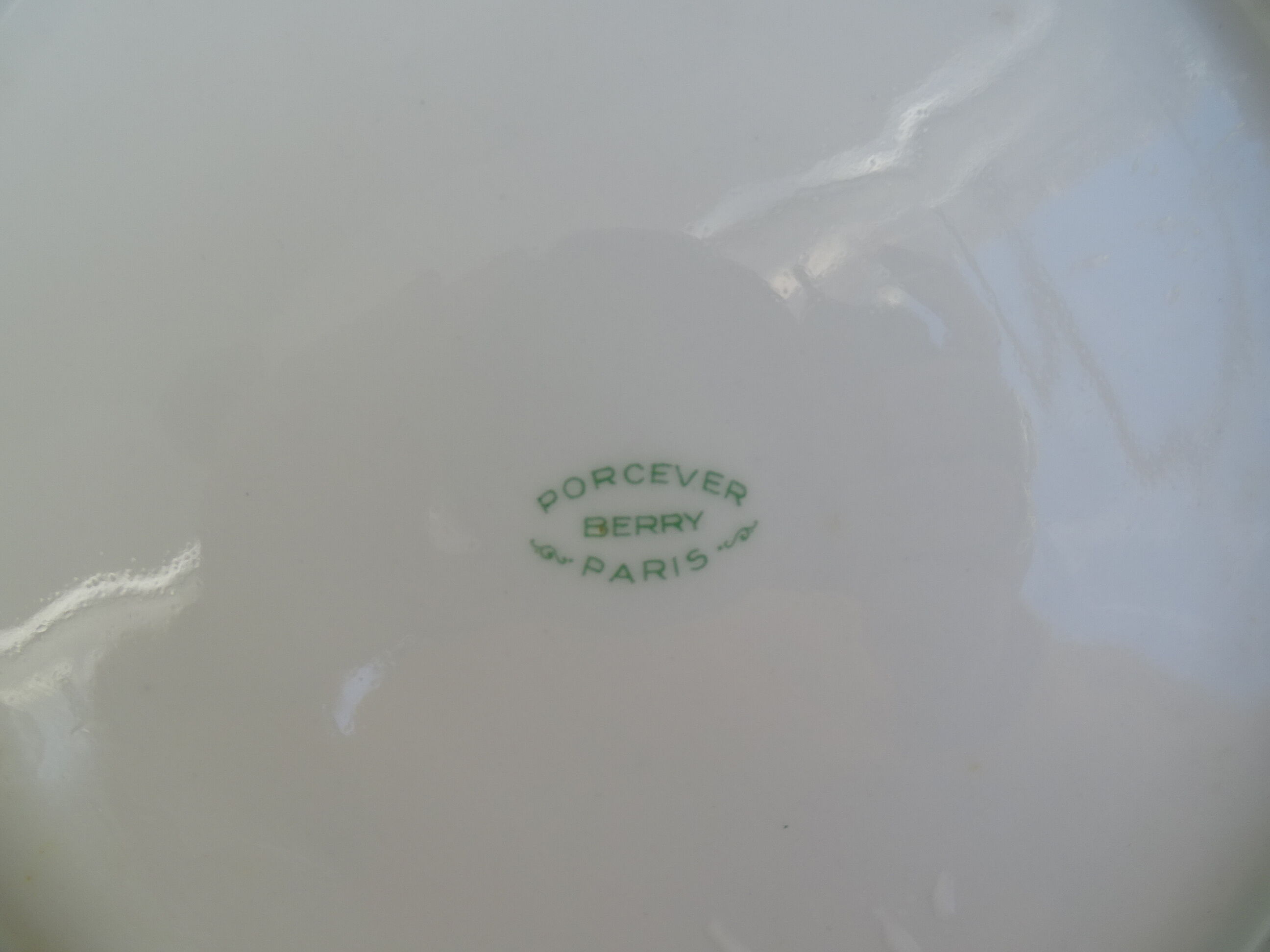 Lot de 4 assiettes creuses en porcelaine Berry
