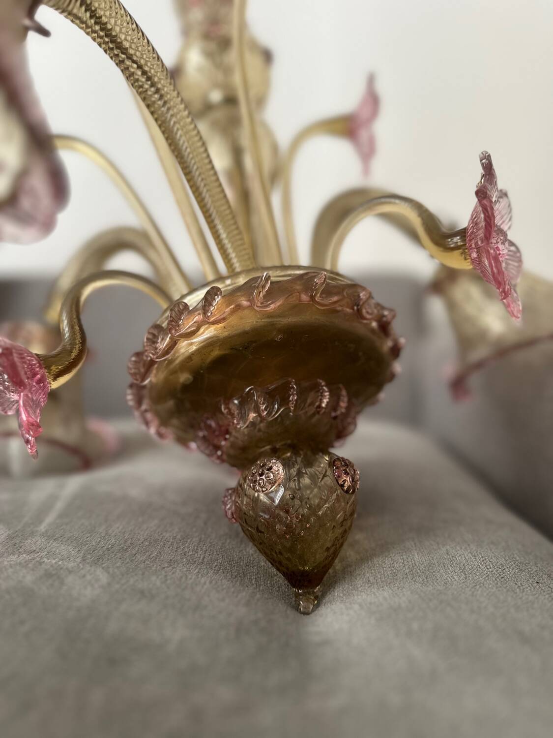 Murano glass chandelier Venetian flowers, circa 1950/1970 pink yellow