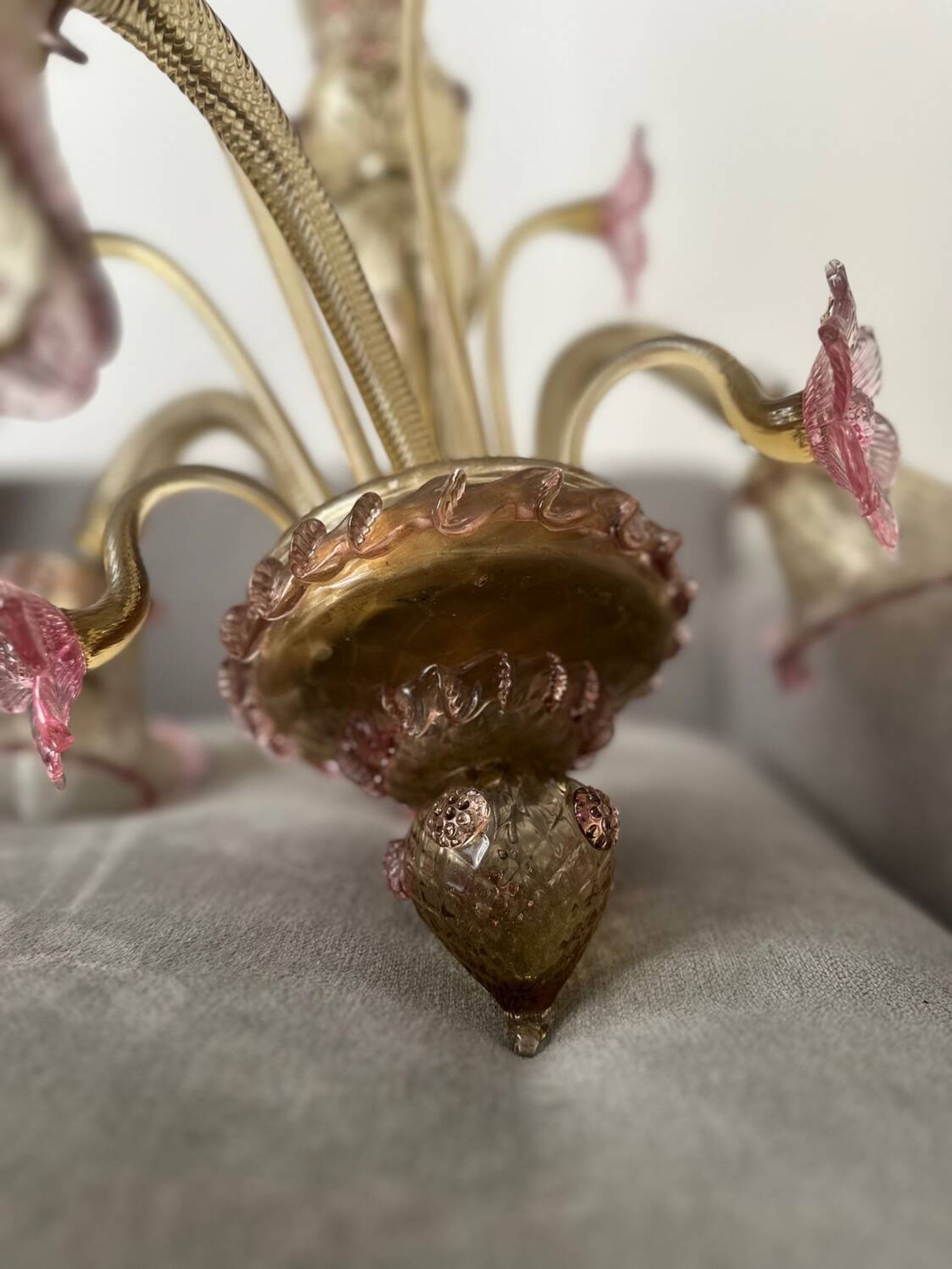 Murano glass chandelier Venetian flowers, circa 1950/1970 pink yellow