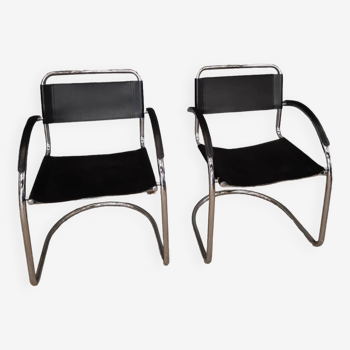 Set of 2 black cantilever armchairs