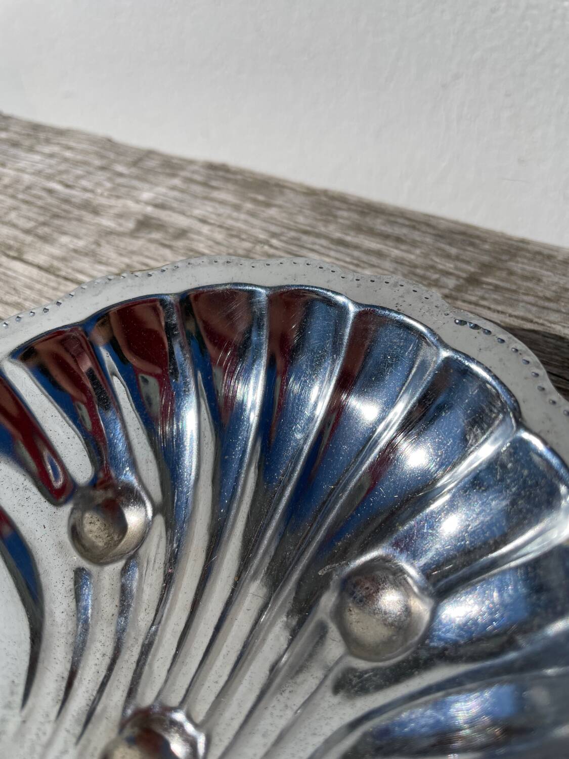 Silver-plated metal shell butter dish