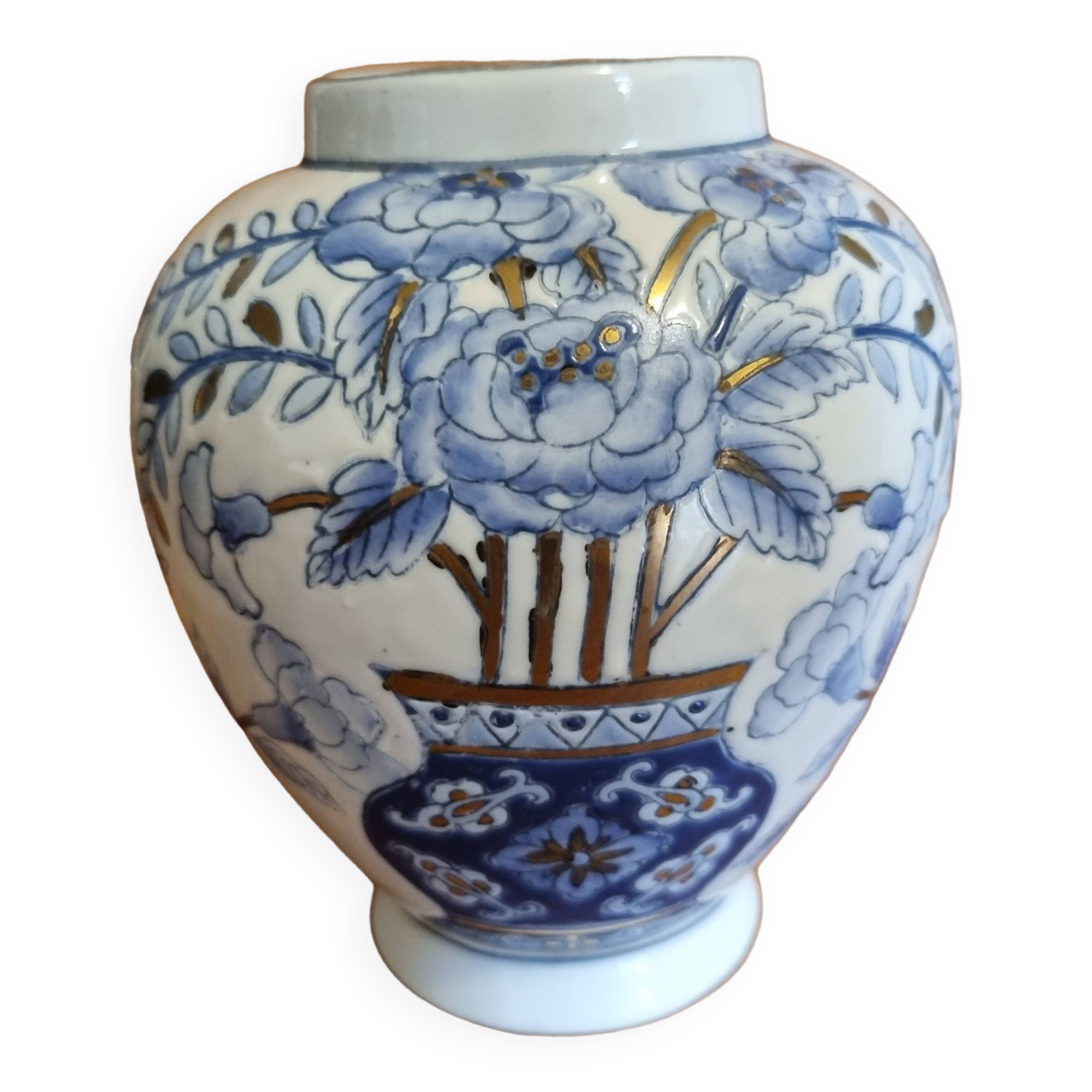 Small Chinese vase Blue and gold floral pattern