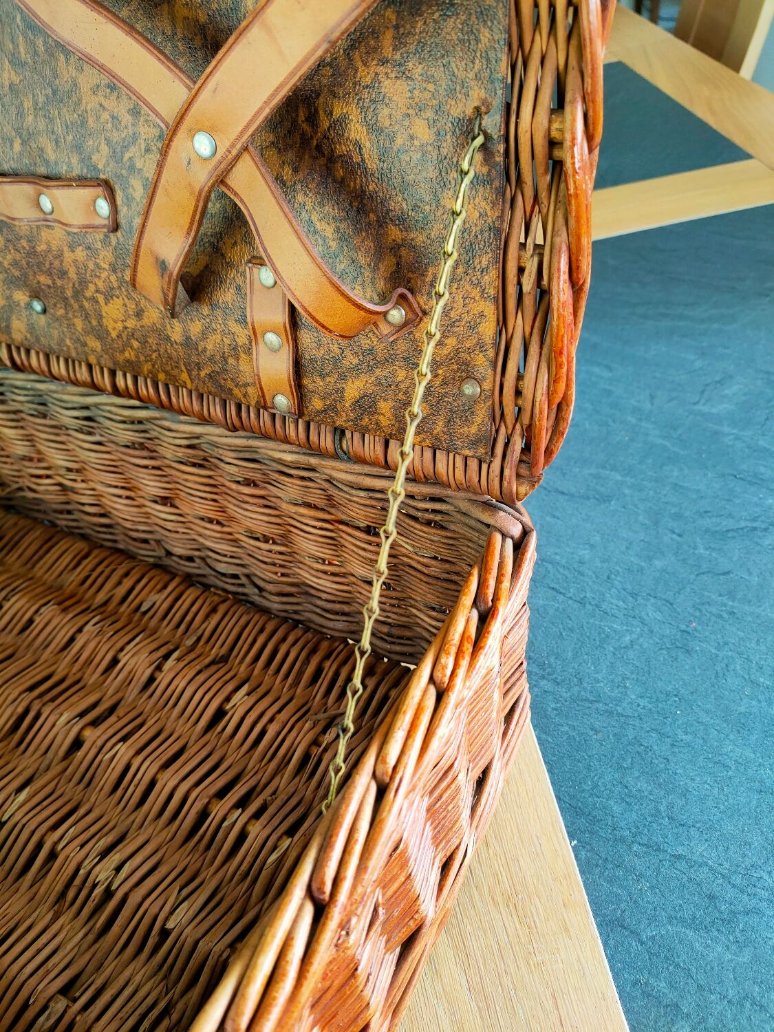 Coracle vintage wicker picnic basket