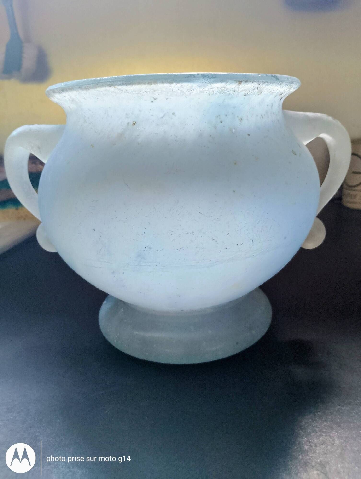 Antique thick white opaline glass vase – 17 cm – 2 handles