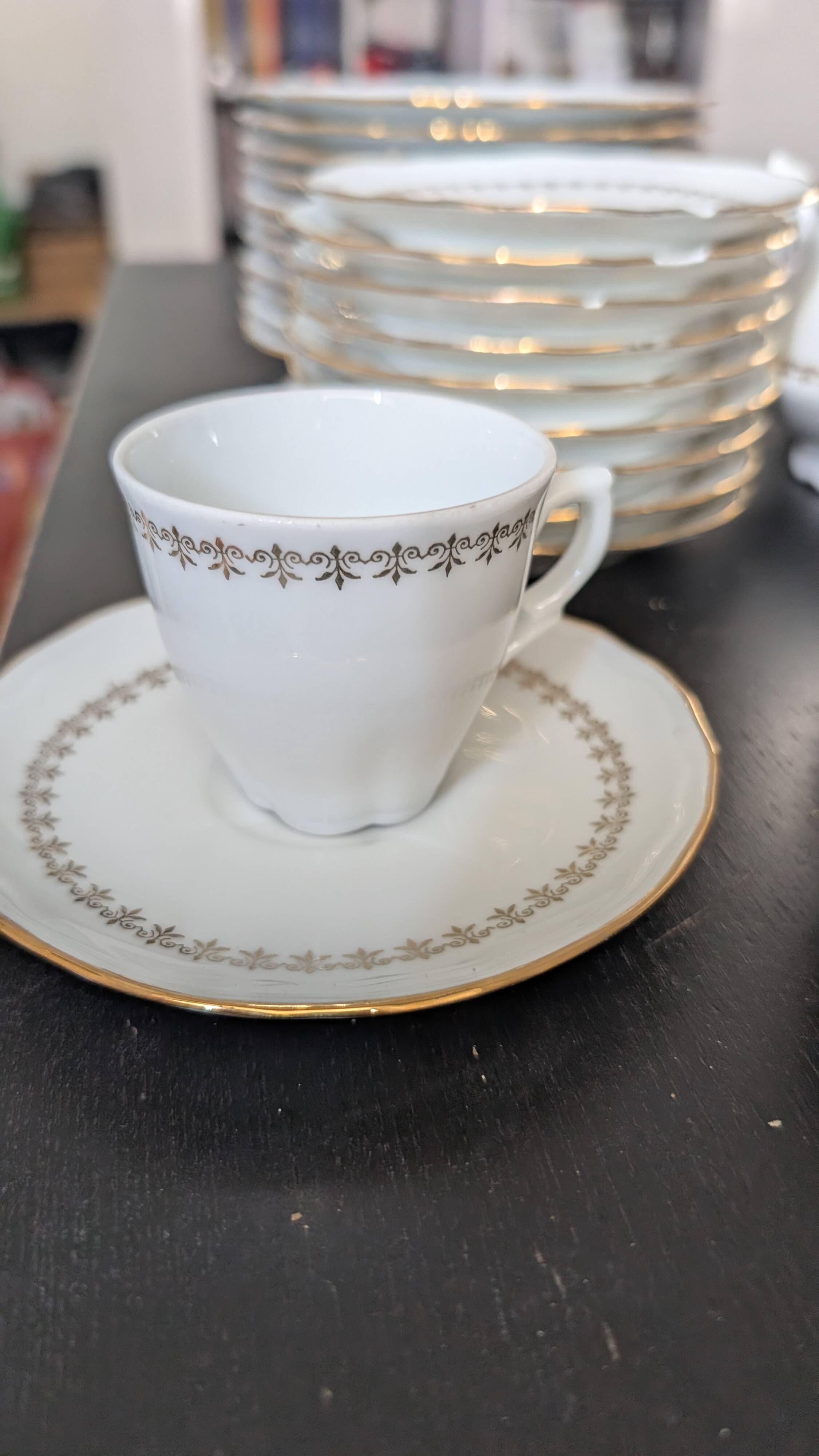 Coffee and dessert service 37 pieces porcelain Louroiux - Ph. Deshoulieres
