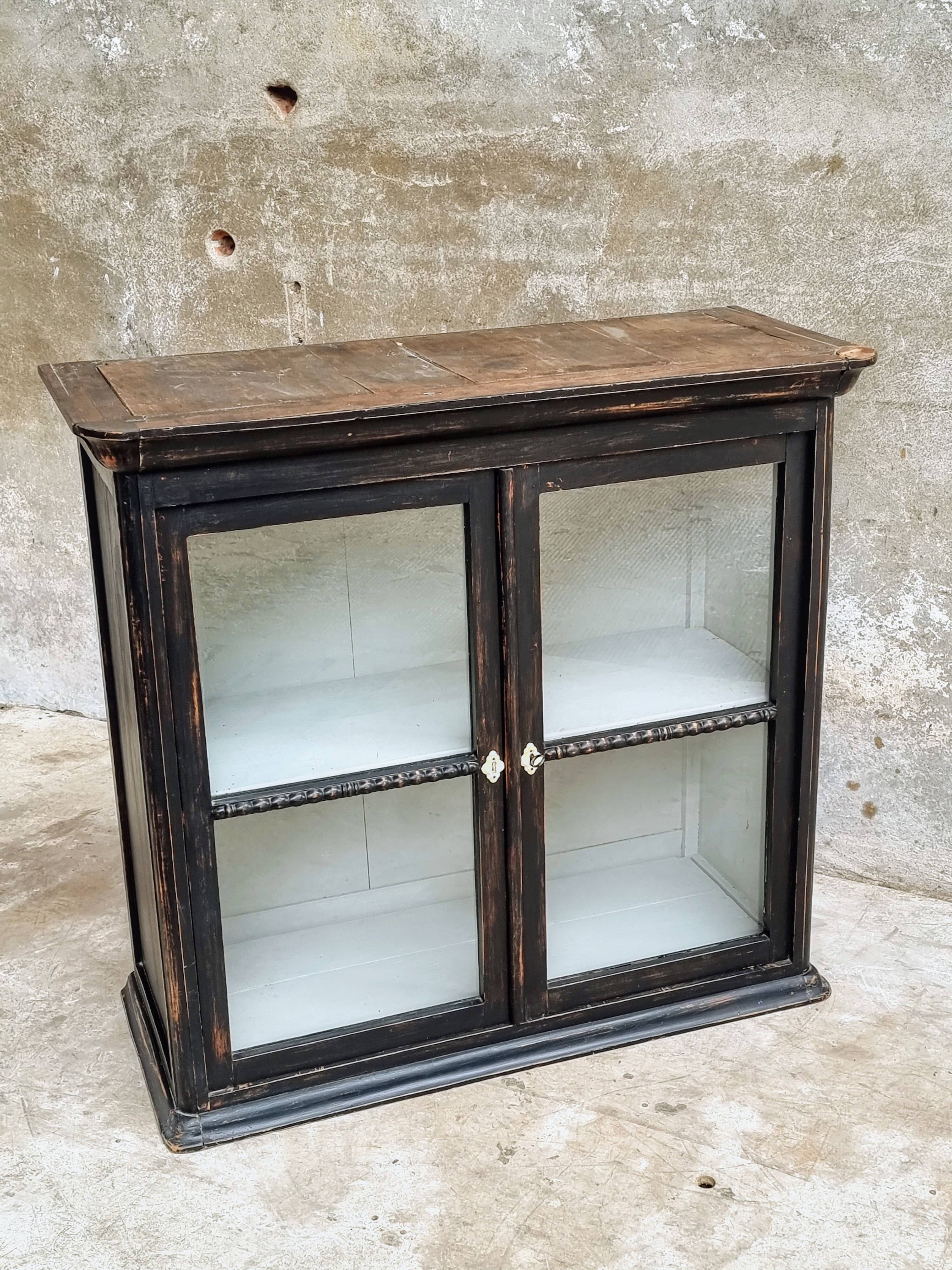 Vitrine antique, armoire suspendue, bois de pin, noir mat