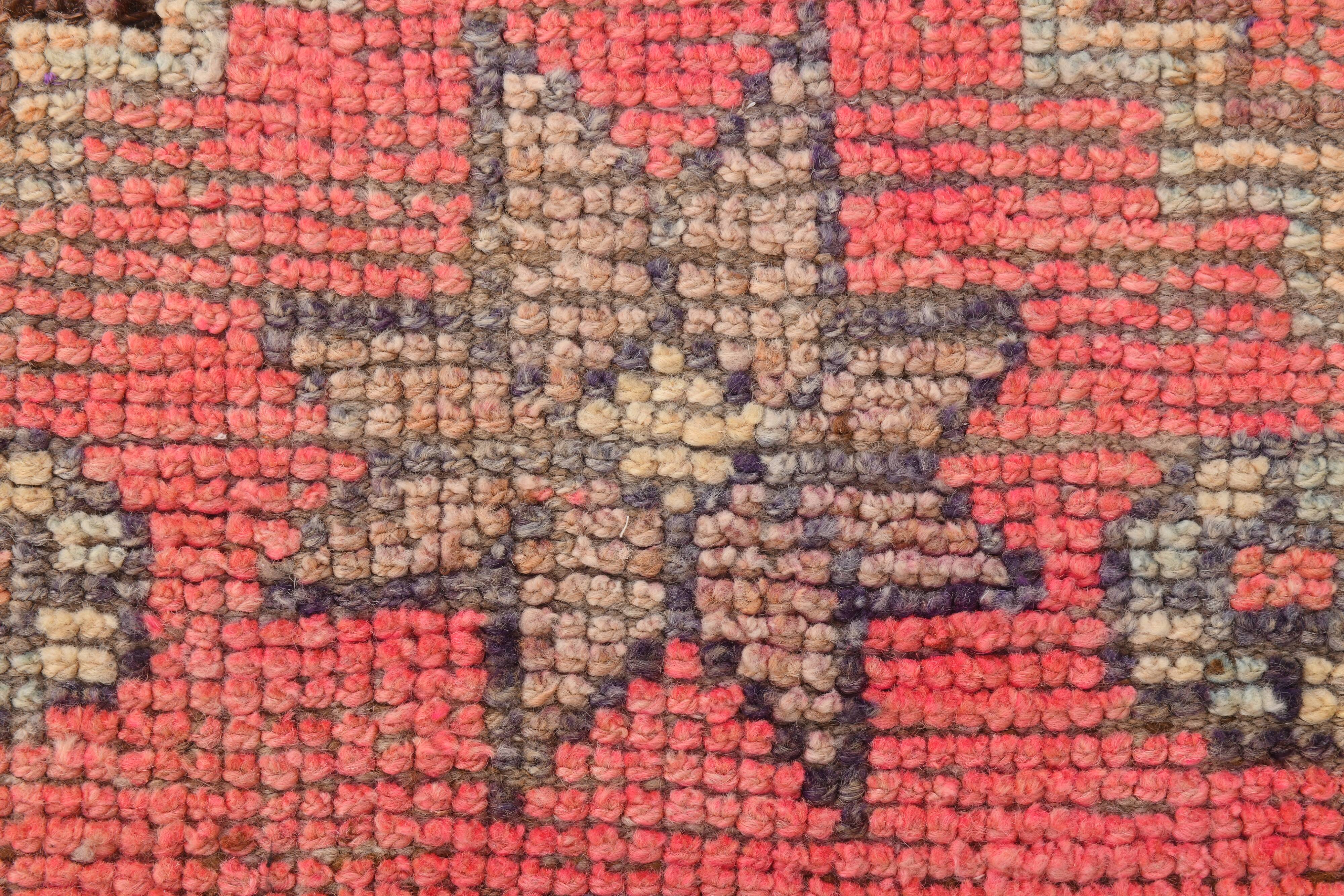 Tapis de couloir oriental vintage rose