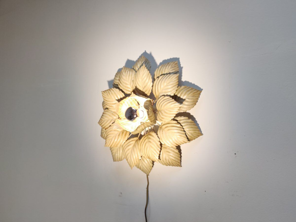 Wall lamp flower 70s