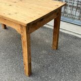 Desk table