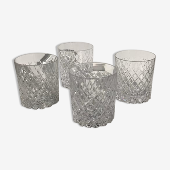 4 whiskey glasses with geometric patterns of losangée grid