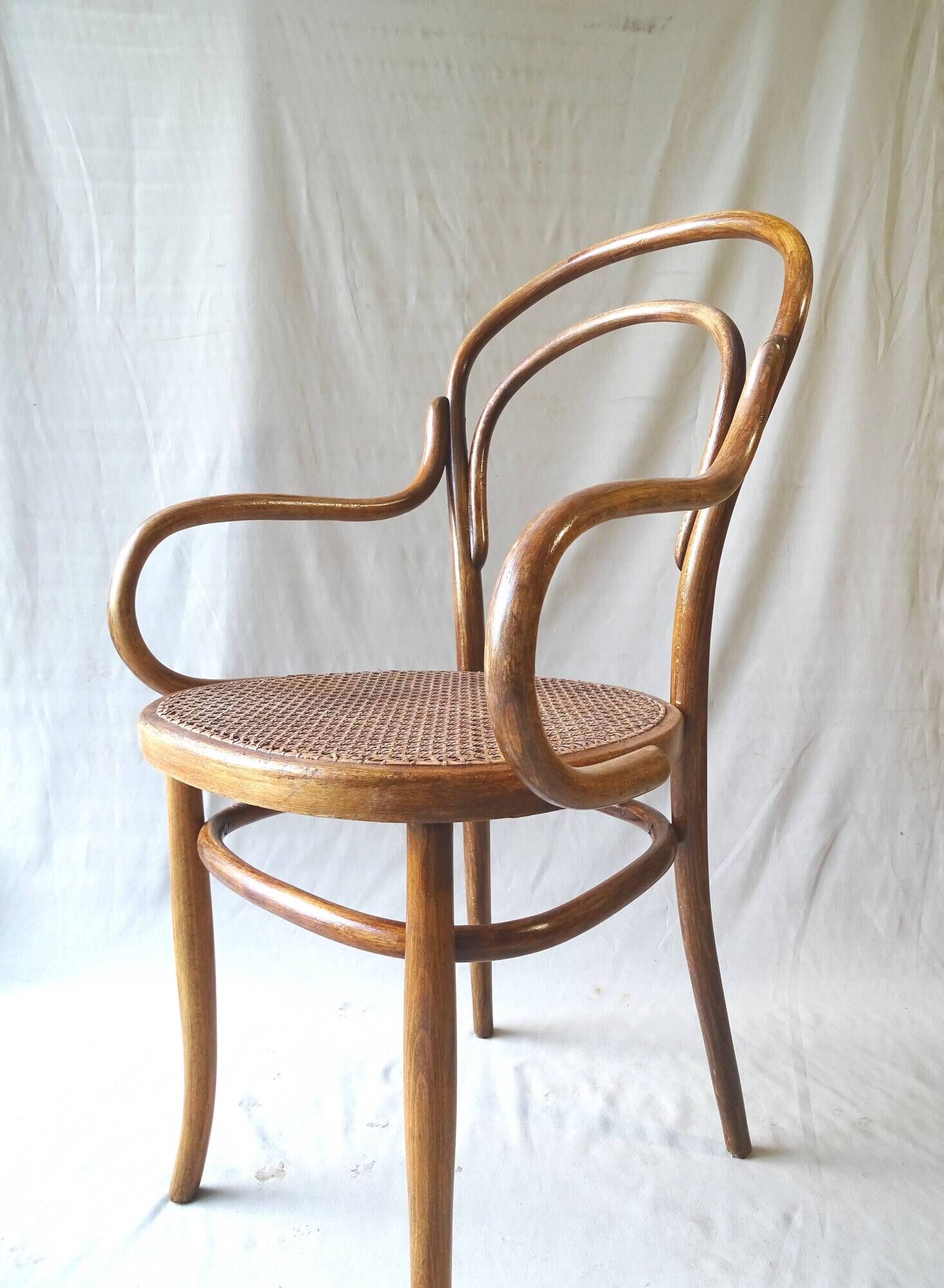 Bistro armchair wood-curved by Ungvar , 1905 n°14 1/2