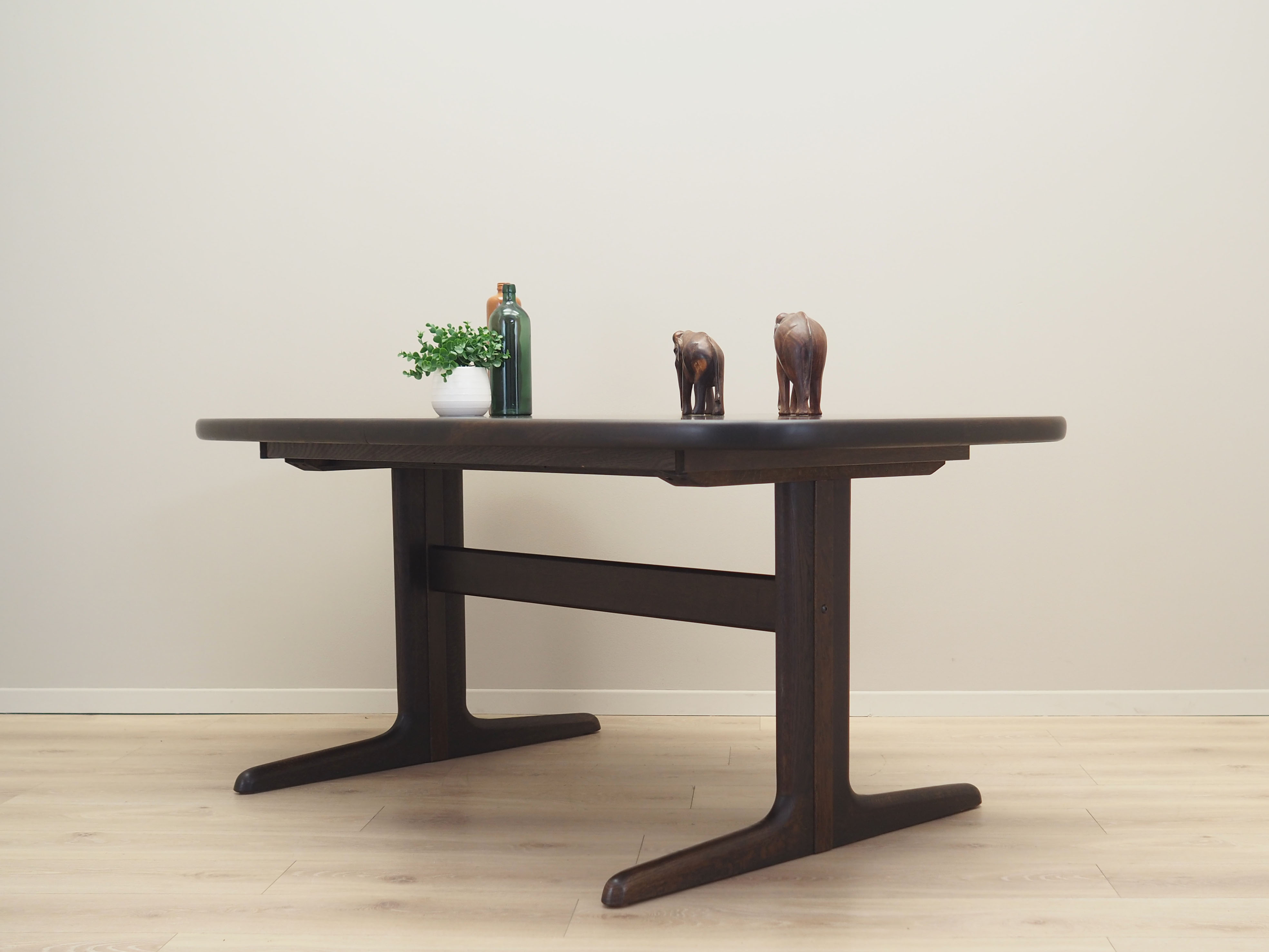 Oak table, Danish design, 1970s, manufacturer: Skovby