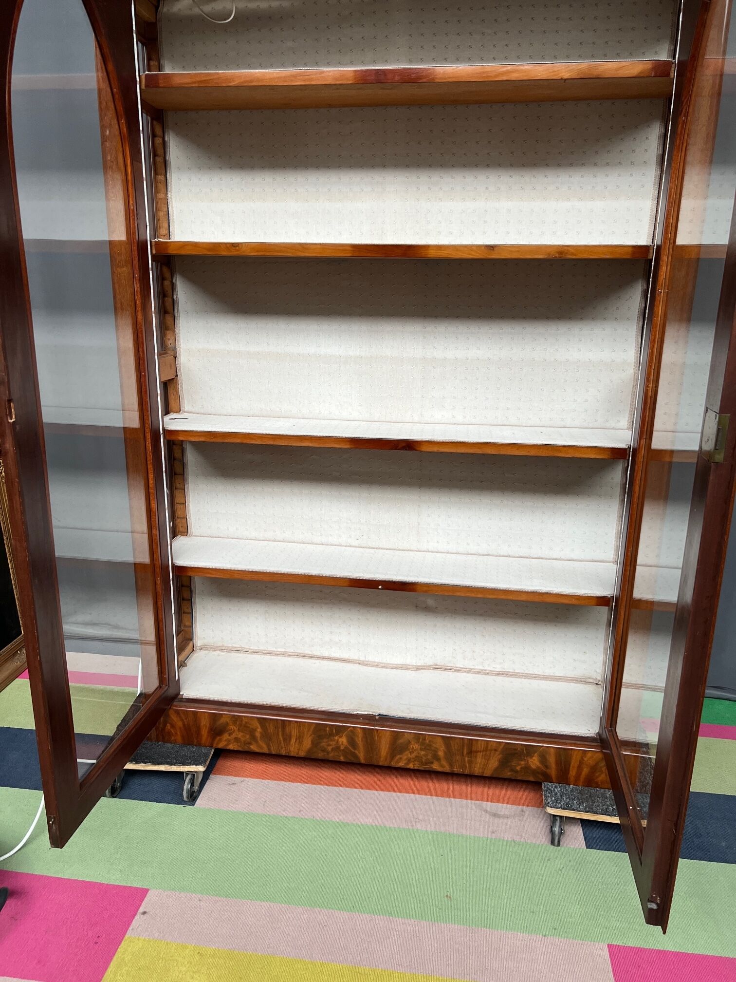 Vitrine de style empire