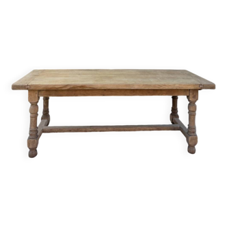 Farm table