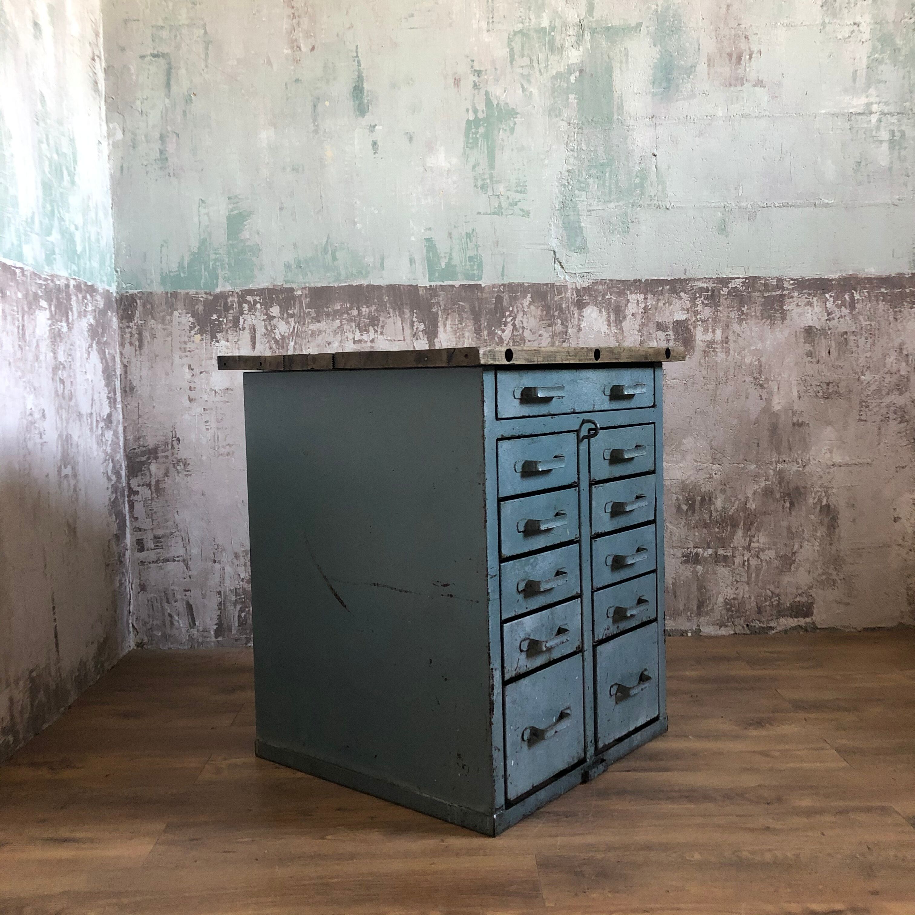 Workshop furniture with drawers, metal and wood