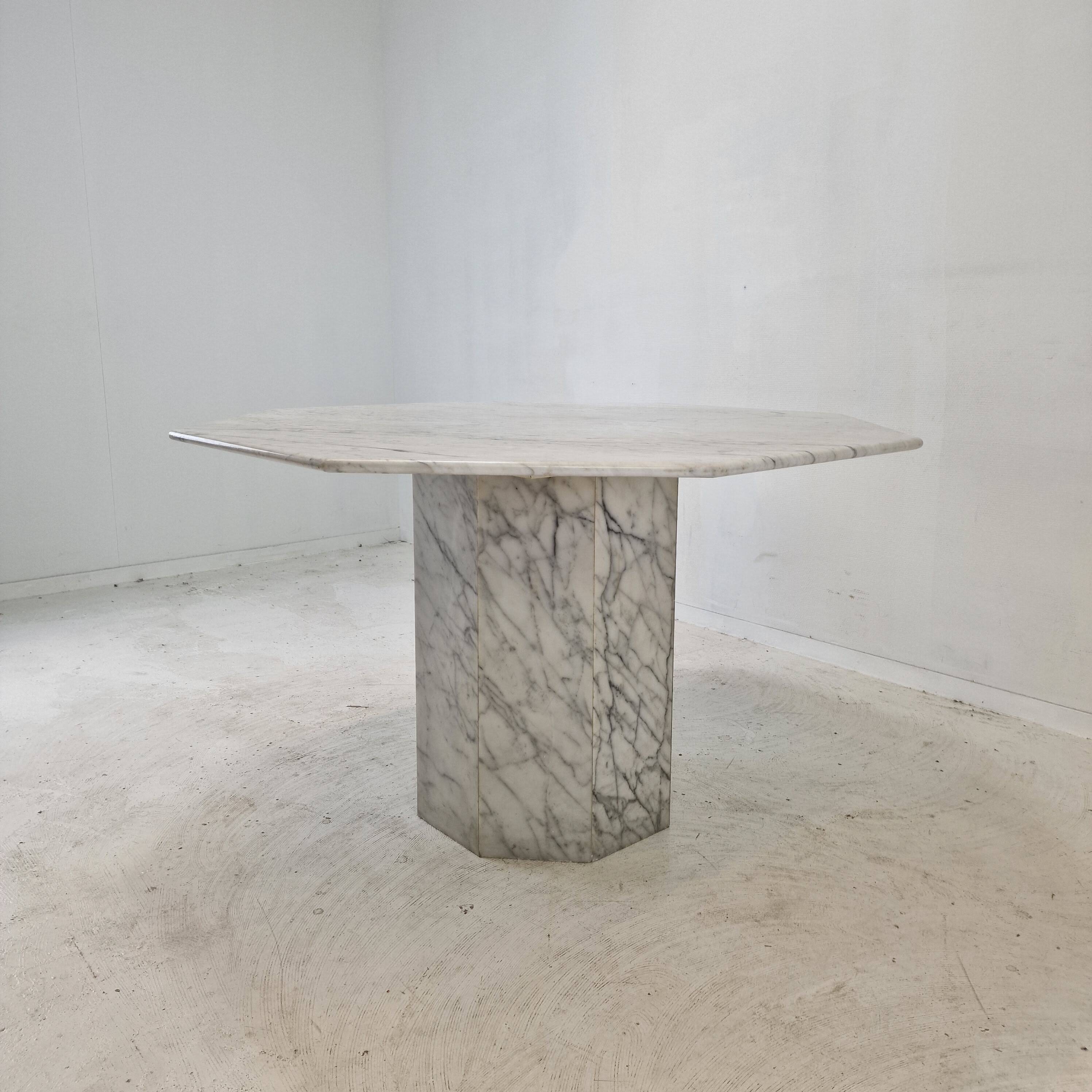 Table de jardin ou de salle à manger octogonale en marbre de carrare, italie, 1960s