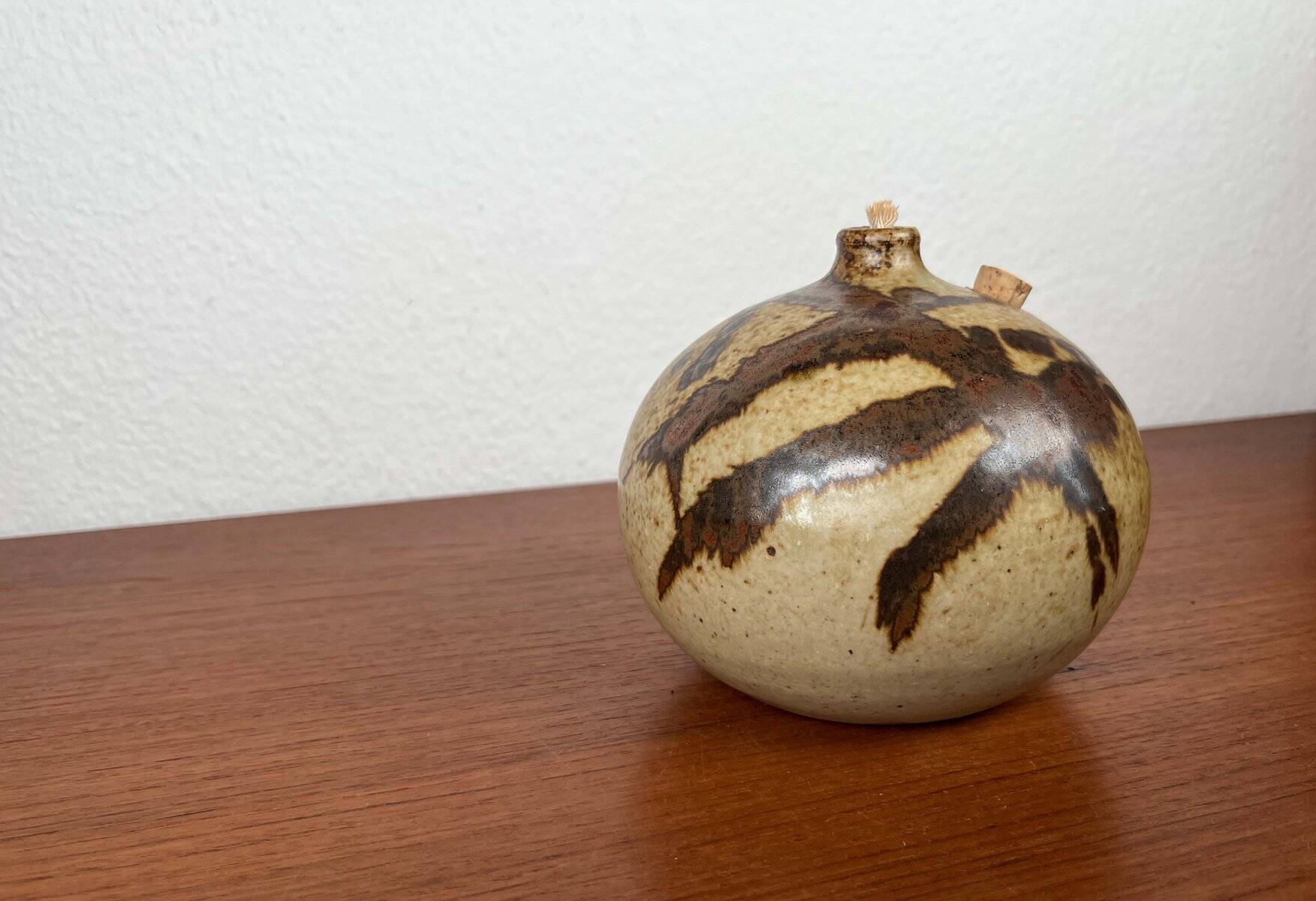Mid-century Danish studio ceramic oil lamp by Aage Würtz, 1960s.