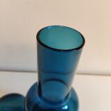 Bouteille en verre bleue