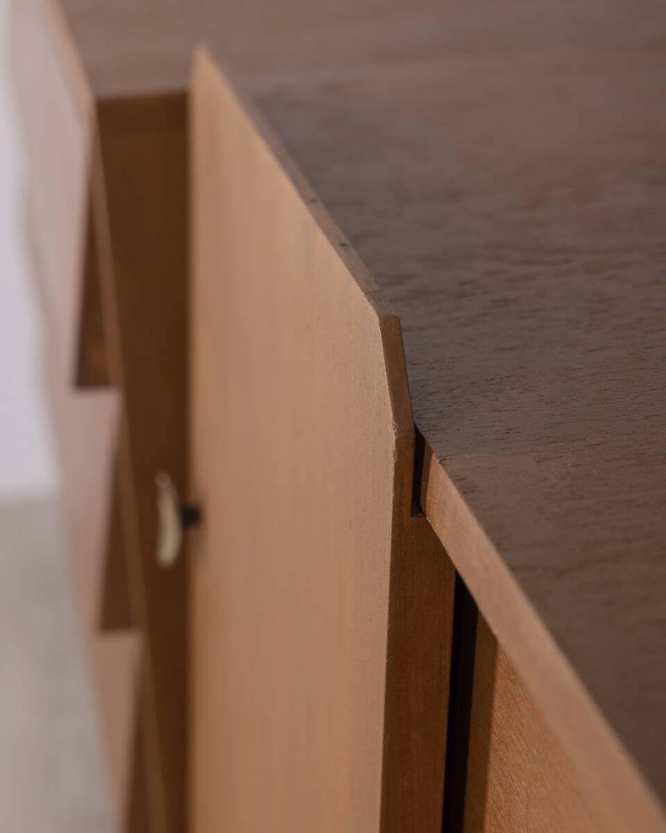 LARGE VINTAGE SIDEBOARD FROM THE 1960S IN TEAK AND BRASS, ITALIAN DESIGN