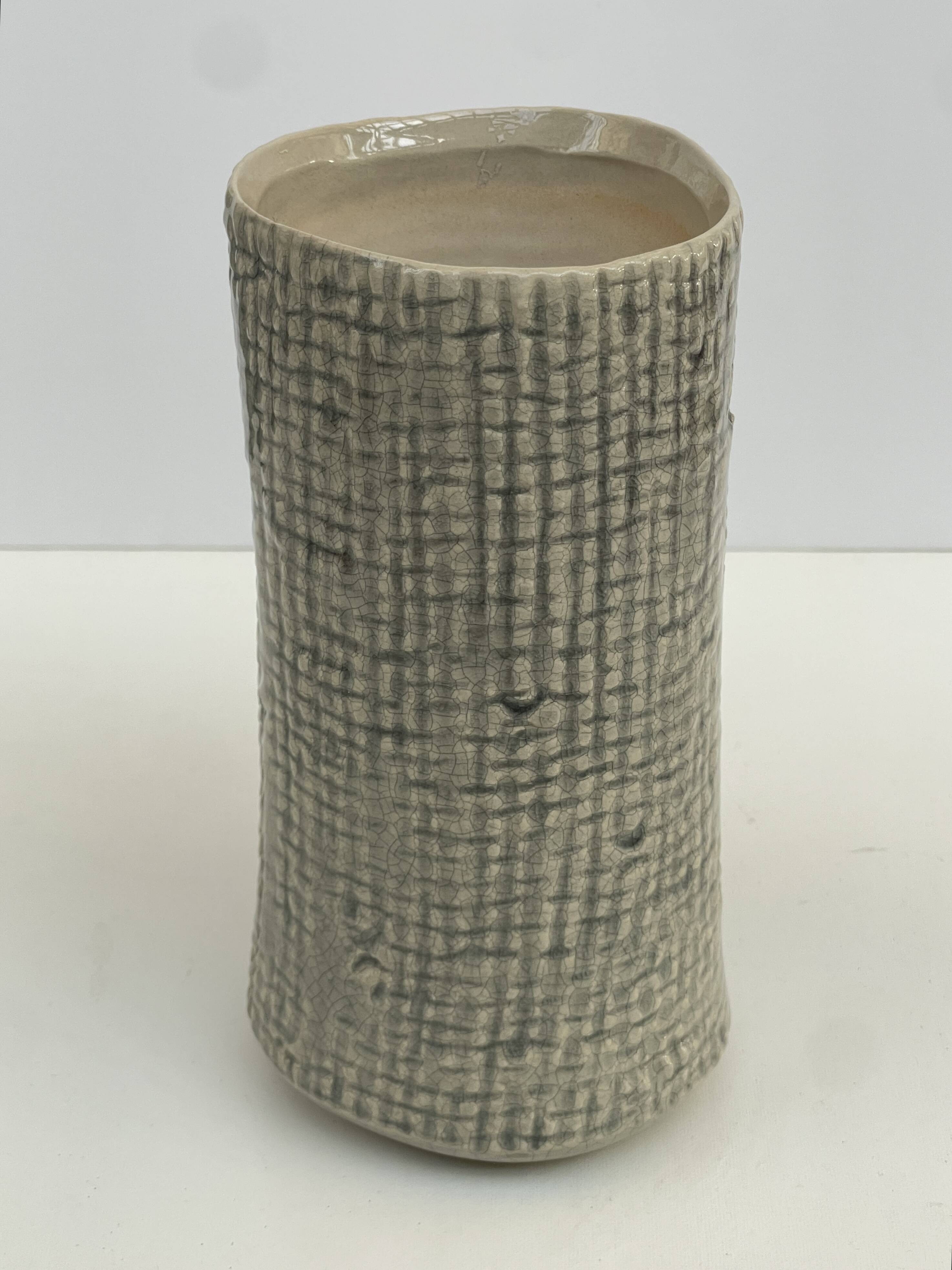 Textured artisanal vase – wabi-sabi / japandi ceramic