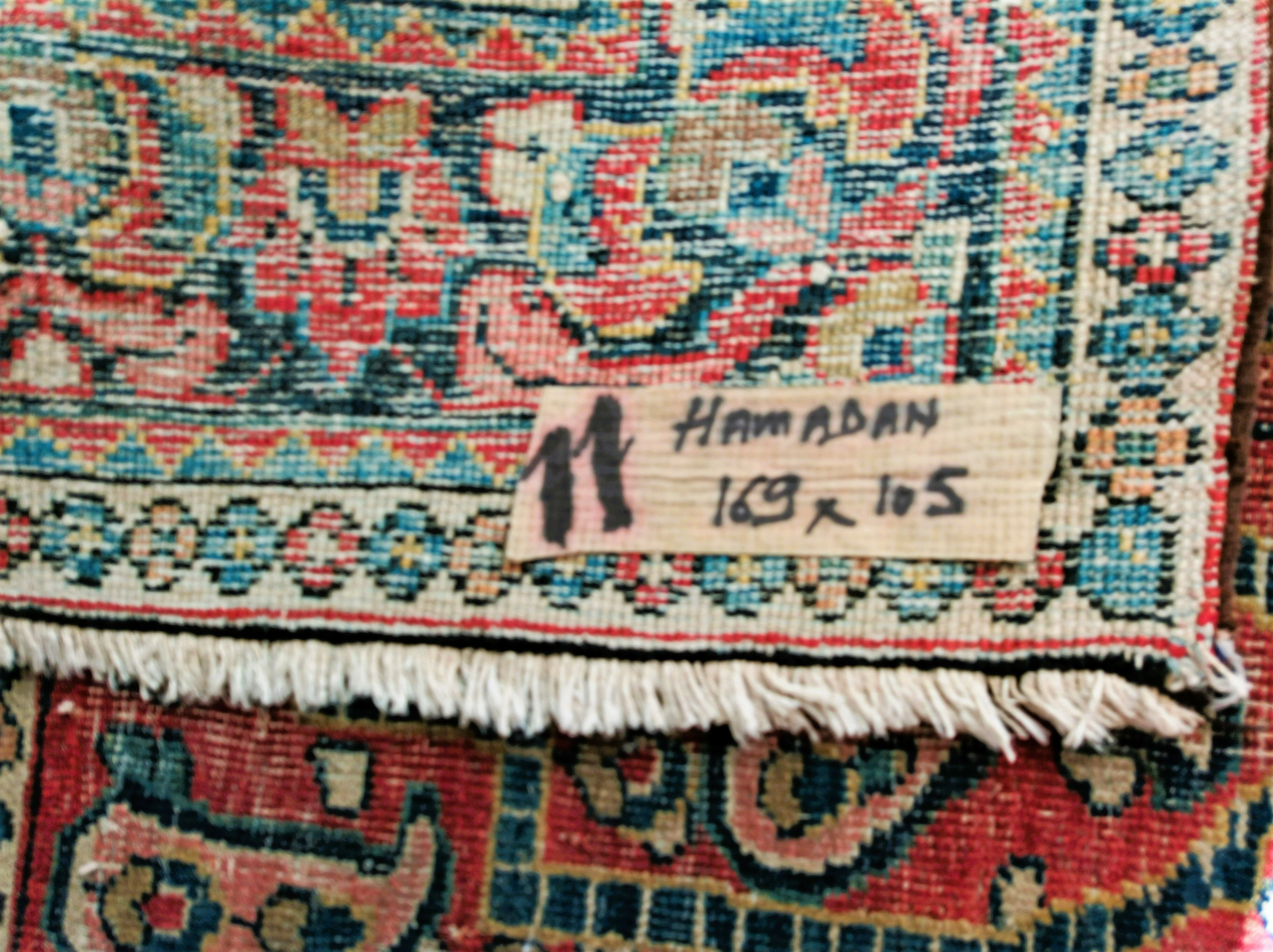 Hamedan carpet