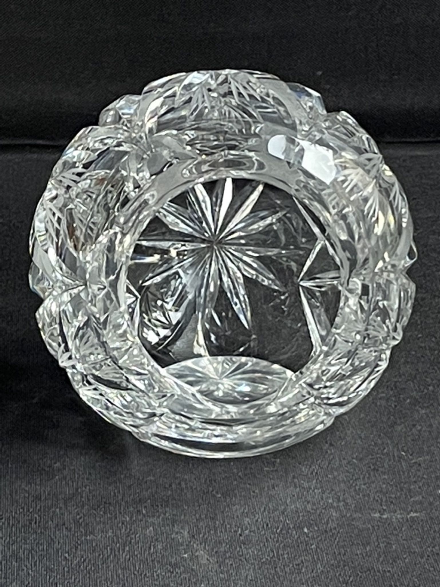 Cendrier boule individuel en cristal taillé - XXème